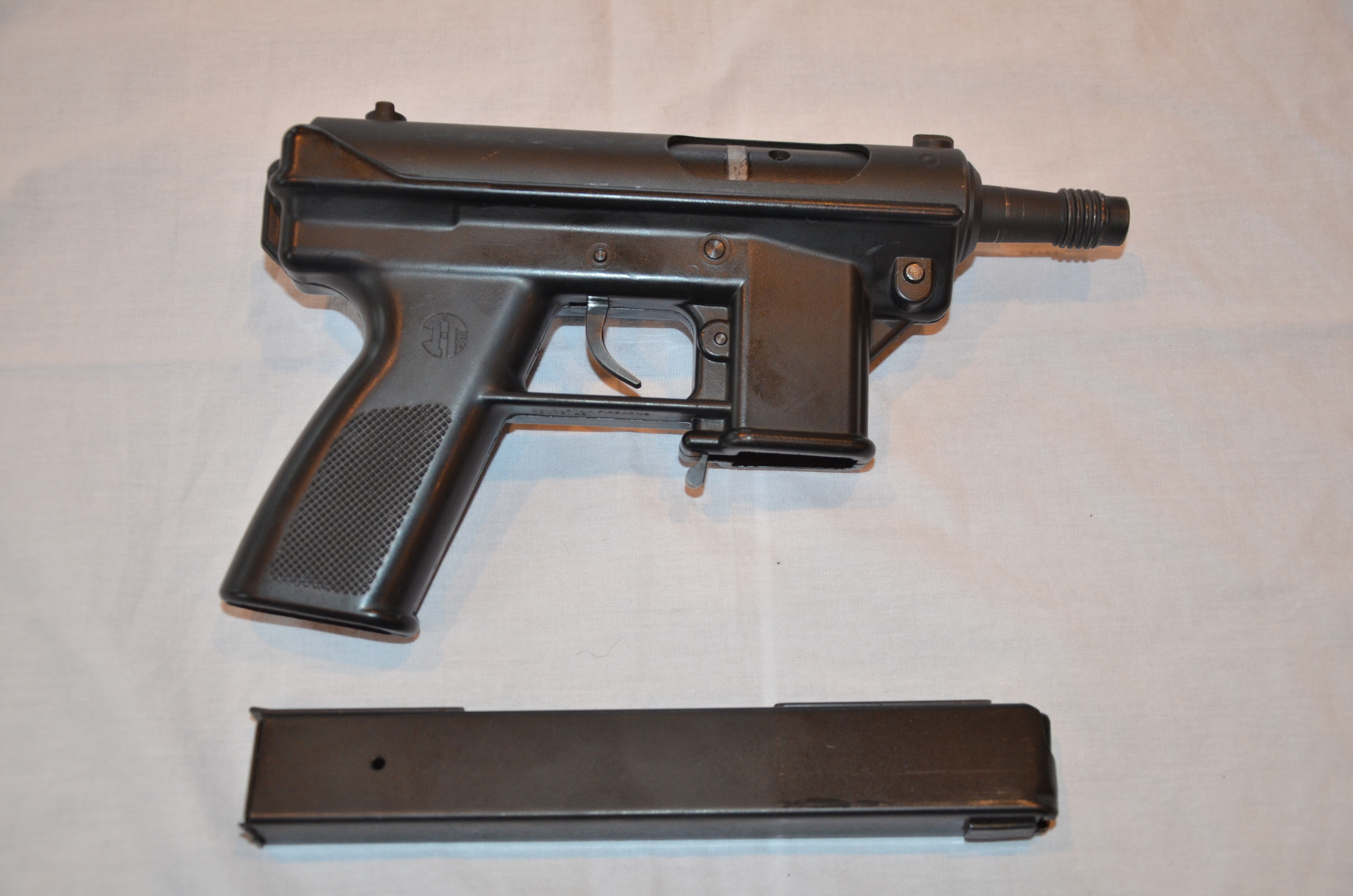 Tec 9 Machine Gun