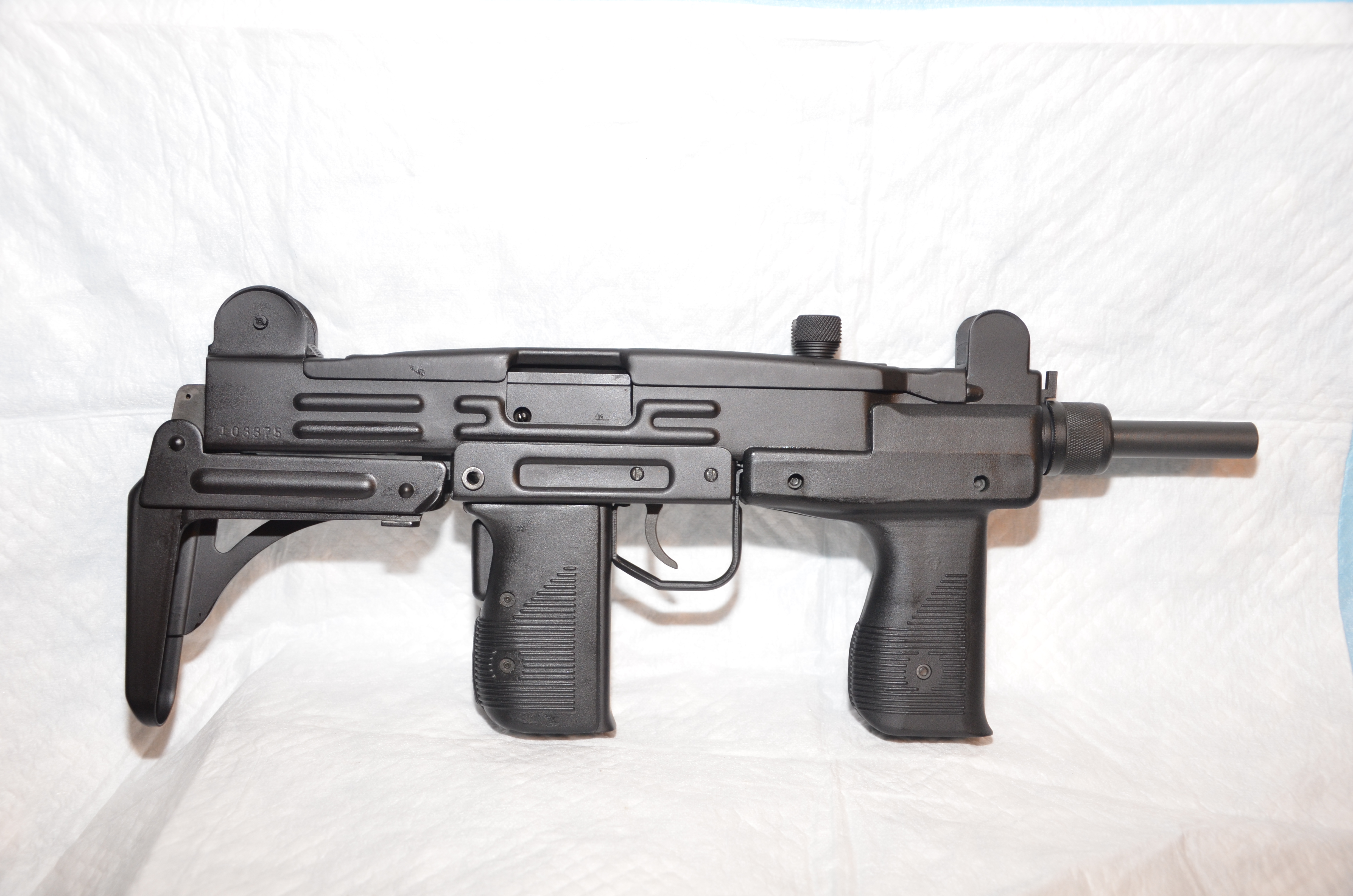 Vector Arms UZI Machine Gun W/Extras