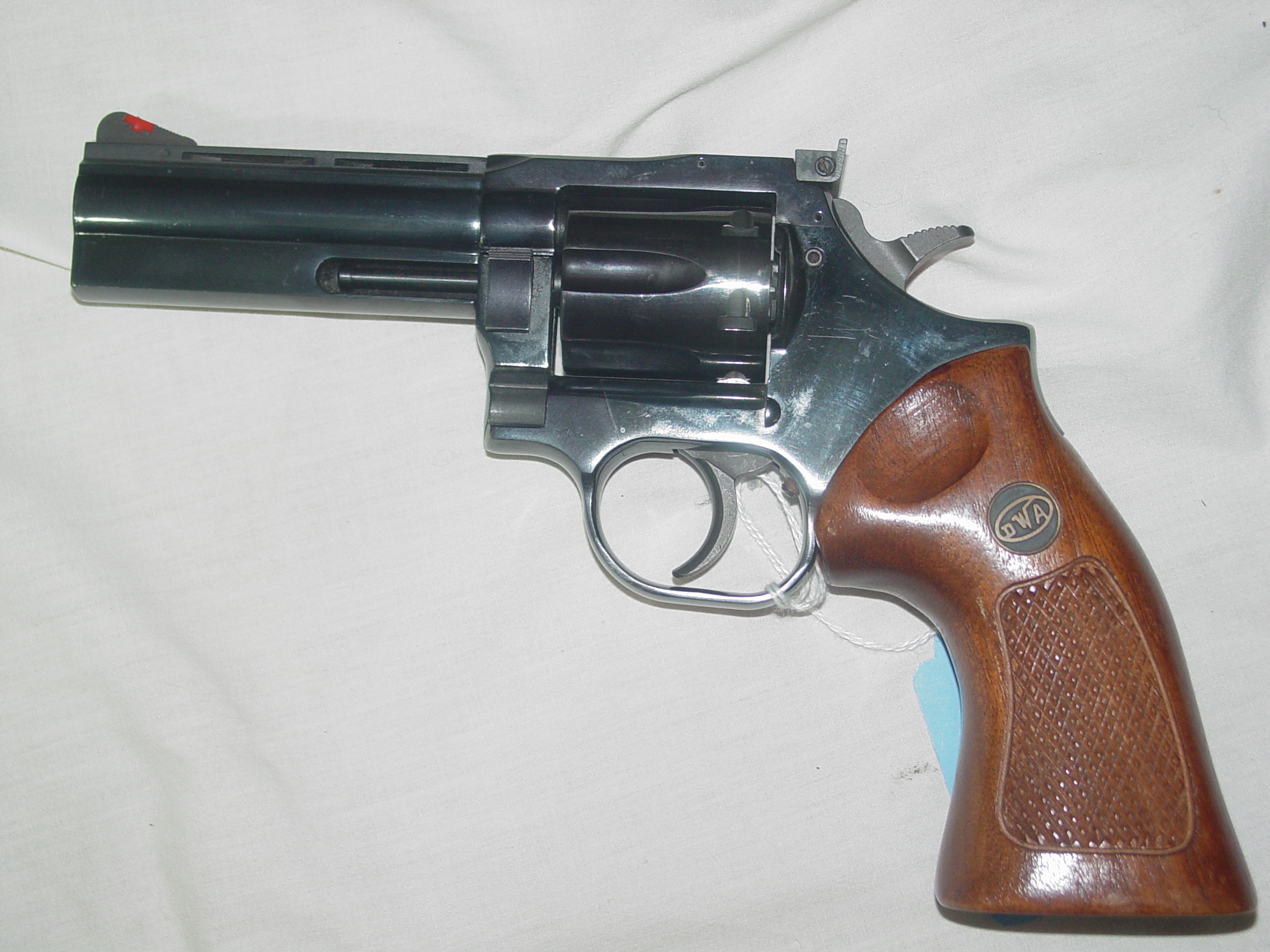 DAN WESSON ARMS 357 MAG