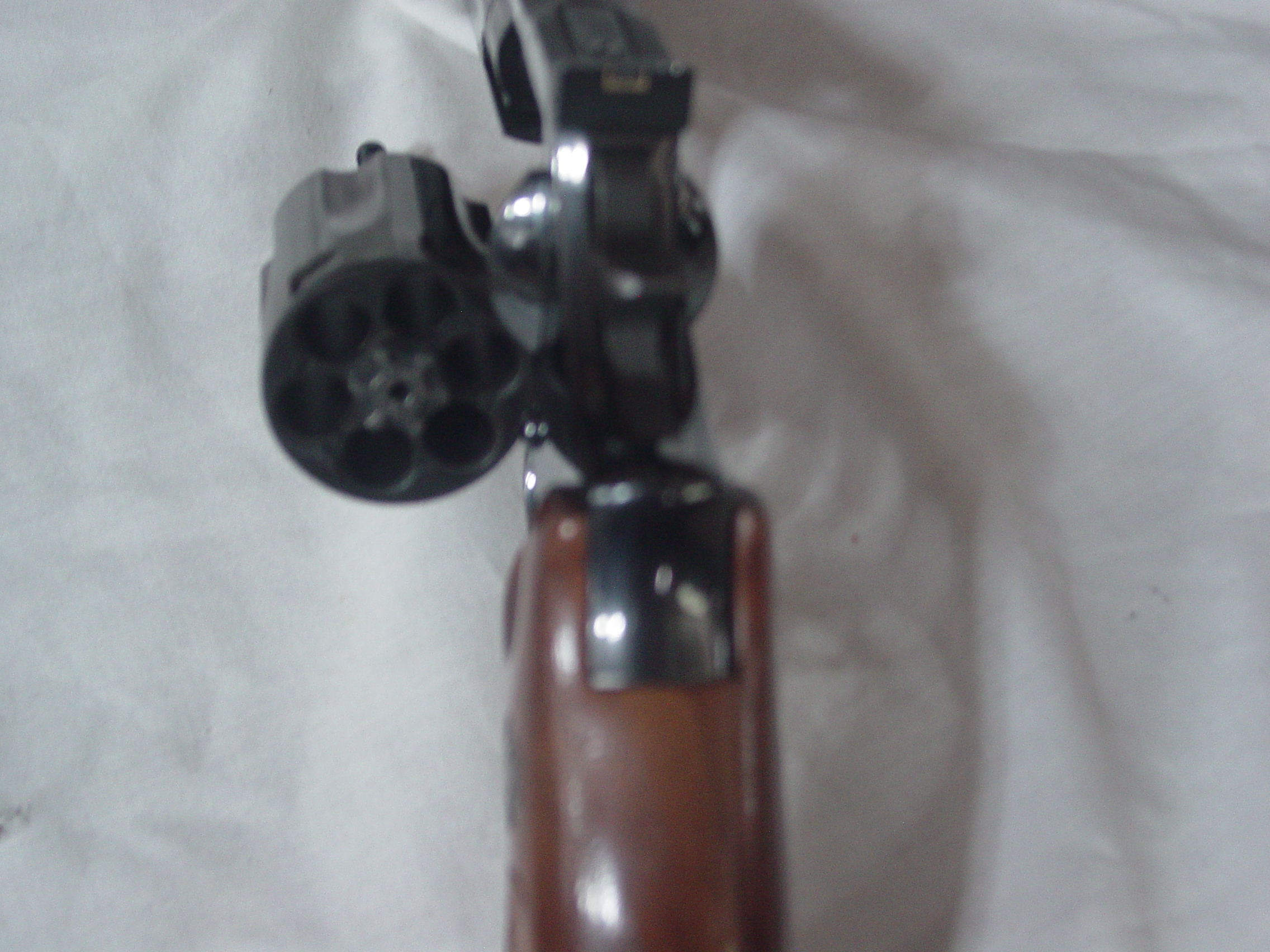 DAN WESSON ARMS 357 MAG