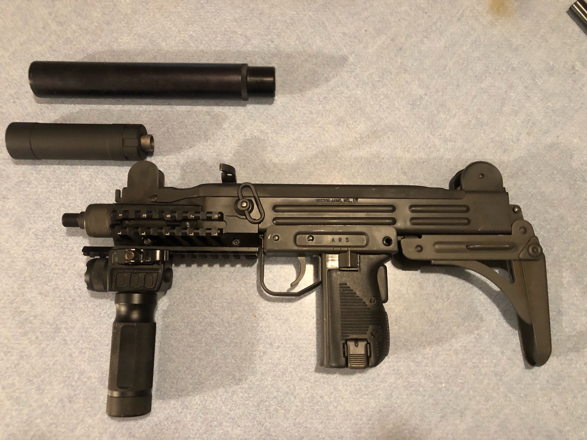 Group/Vector Transferable UZI w/Suppressor