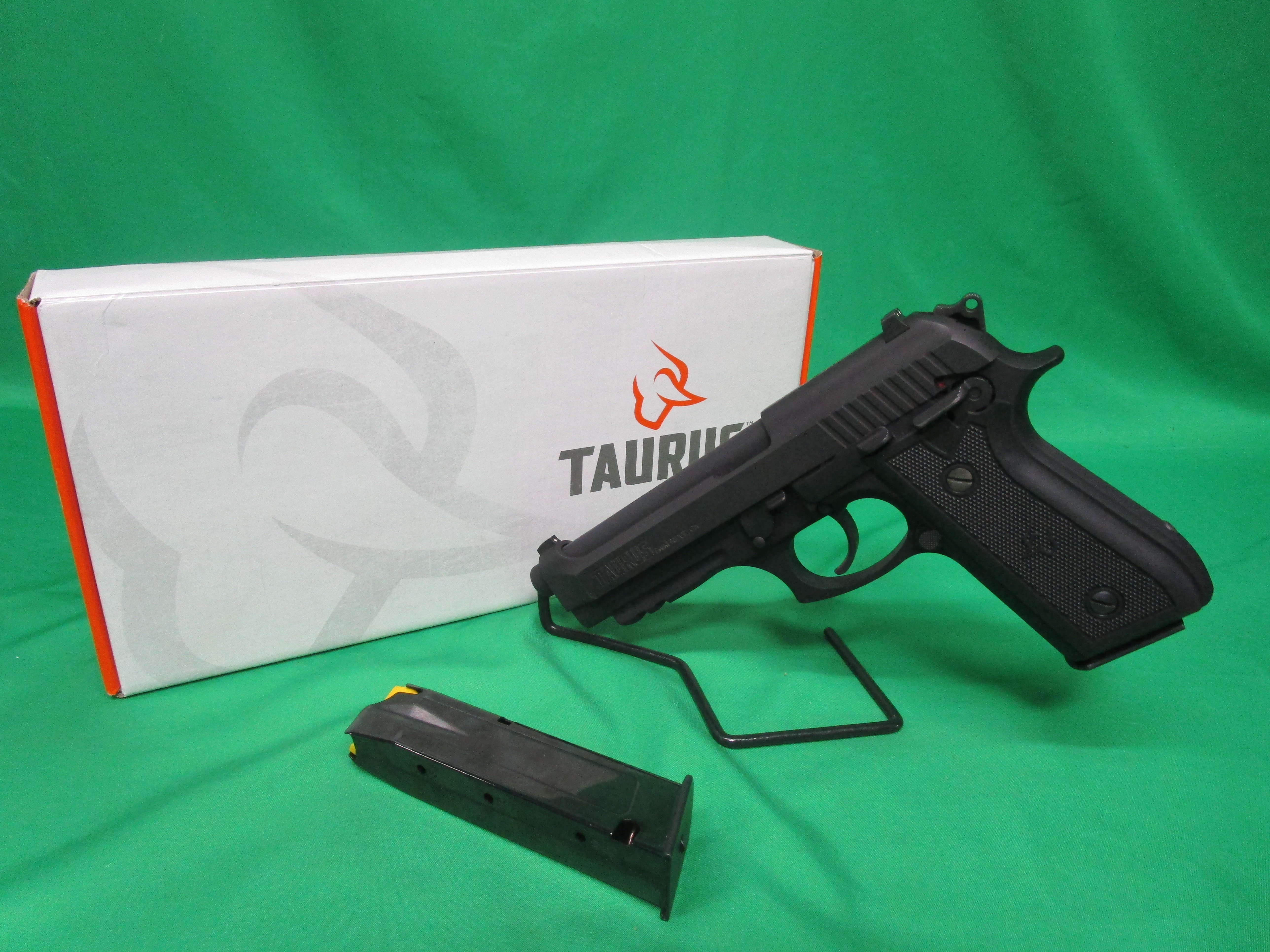 USED TAURUS 920151 PT 92 AF-D 9MM 4.5" W/ BOX & 2 MAGS ADB012004