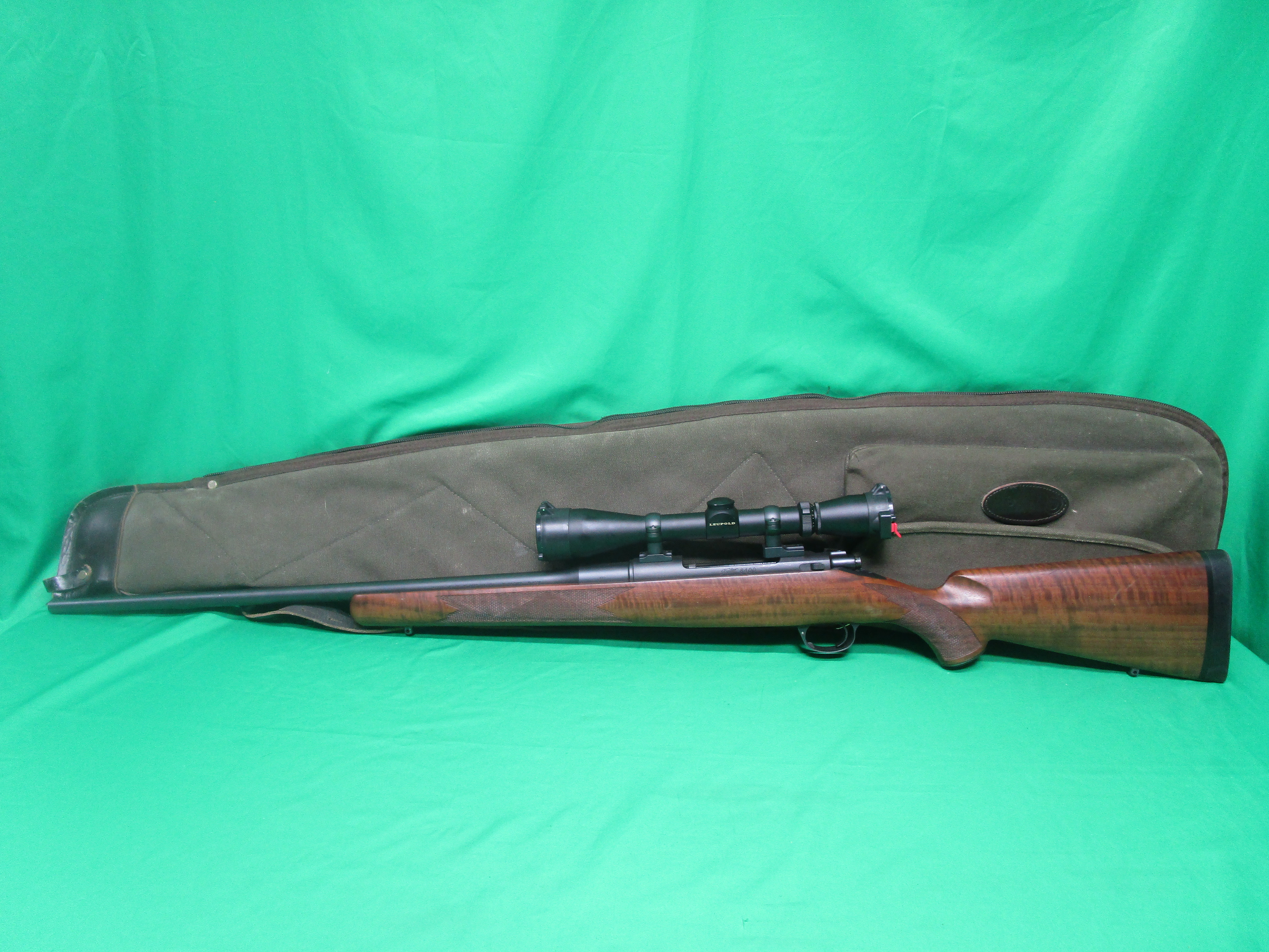USED KIMBER 8400 CLASSIC 30-06 24" W/ LEUPOLD 3-9X40 SCOPE KW17708