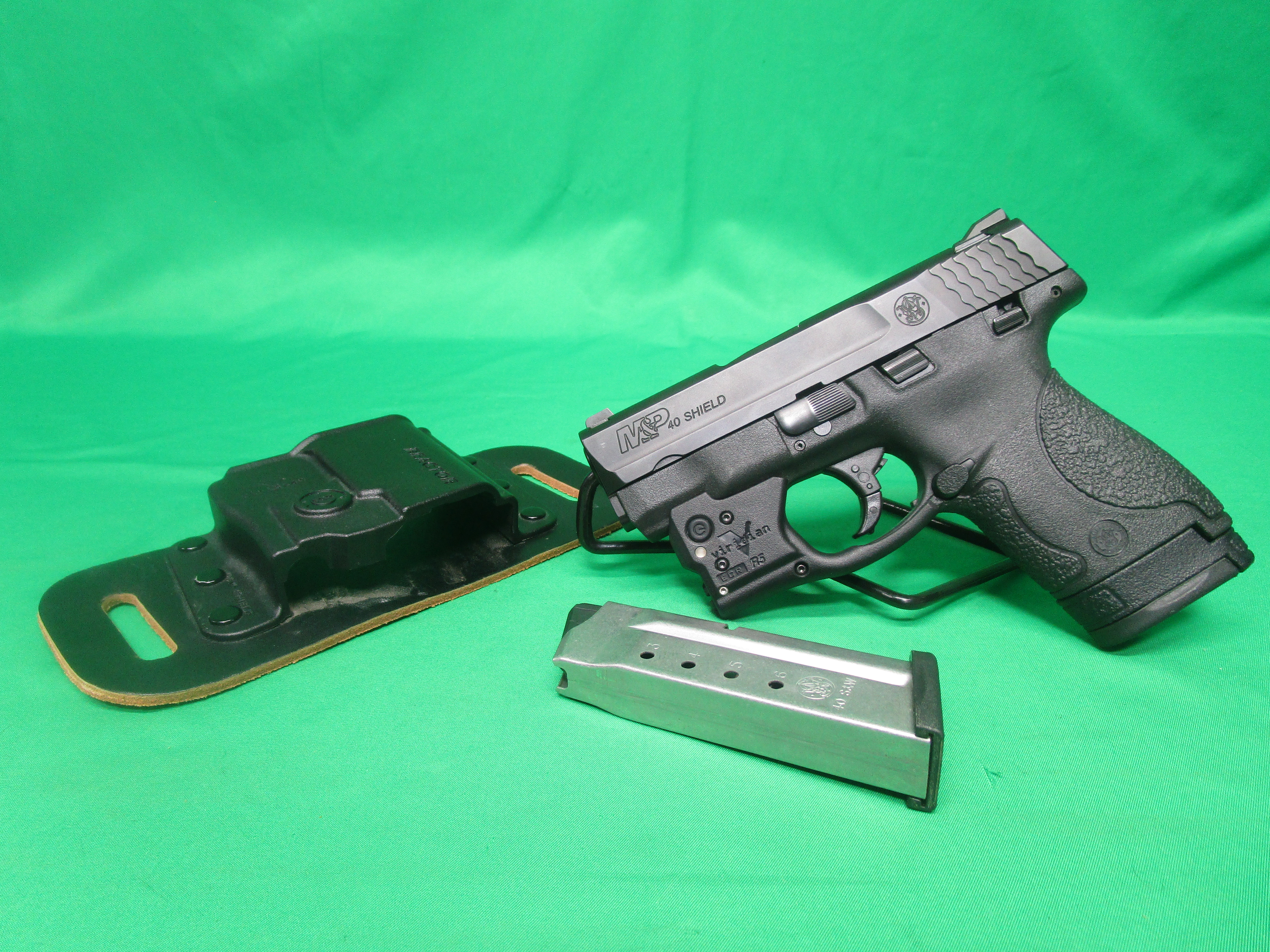 USED SMITH & WESSON M&P40 SHIELD 40S&W 3" W/ HOLSTER, LASER, & 2 MAGS LEE2117
