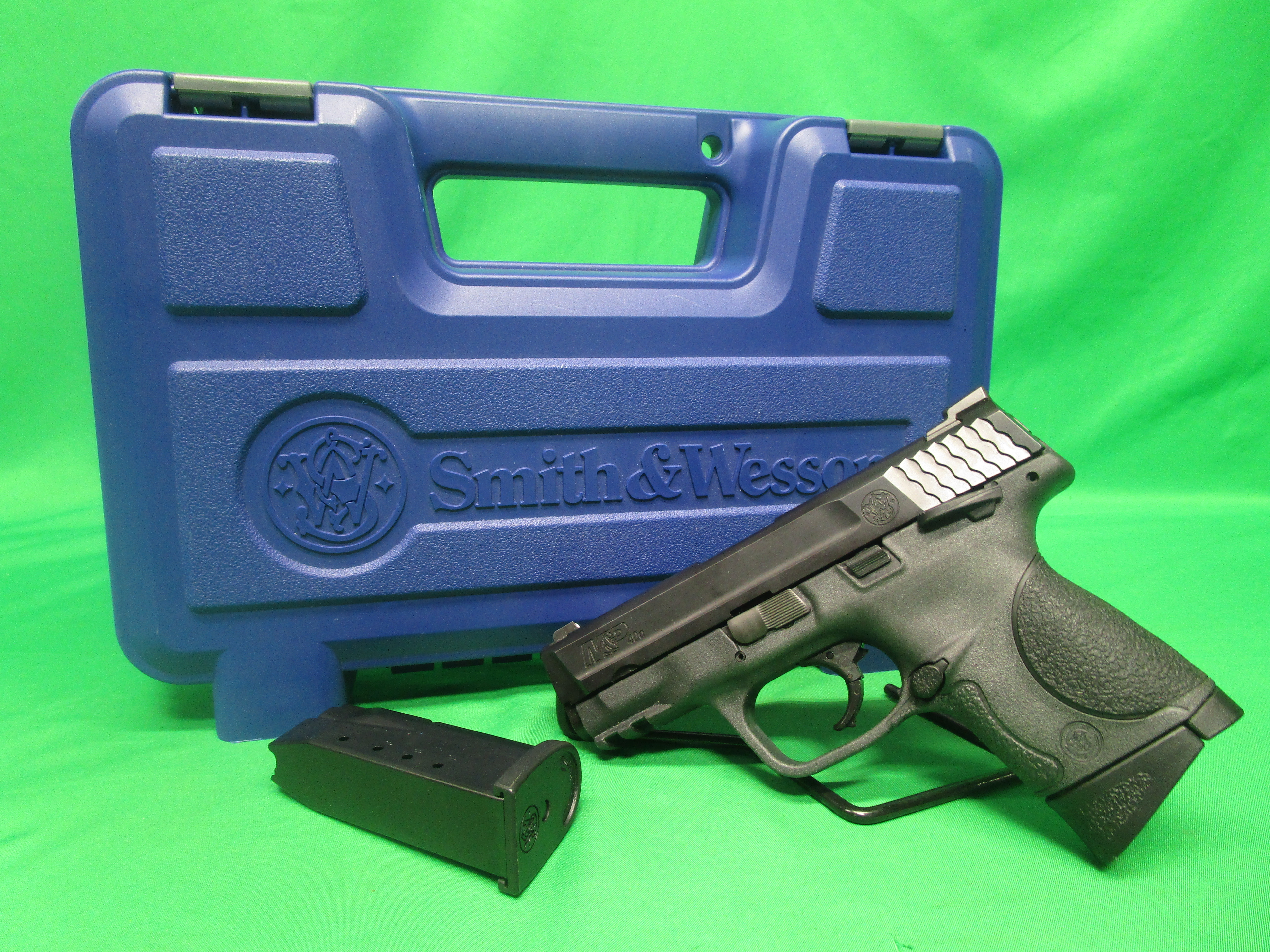 USED SMITH & WESSON M&P40C 40S&W 3.5" W/ CASE & 2 MAGS HBE1103