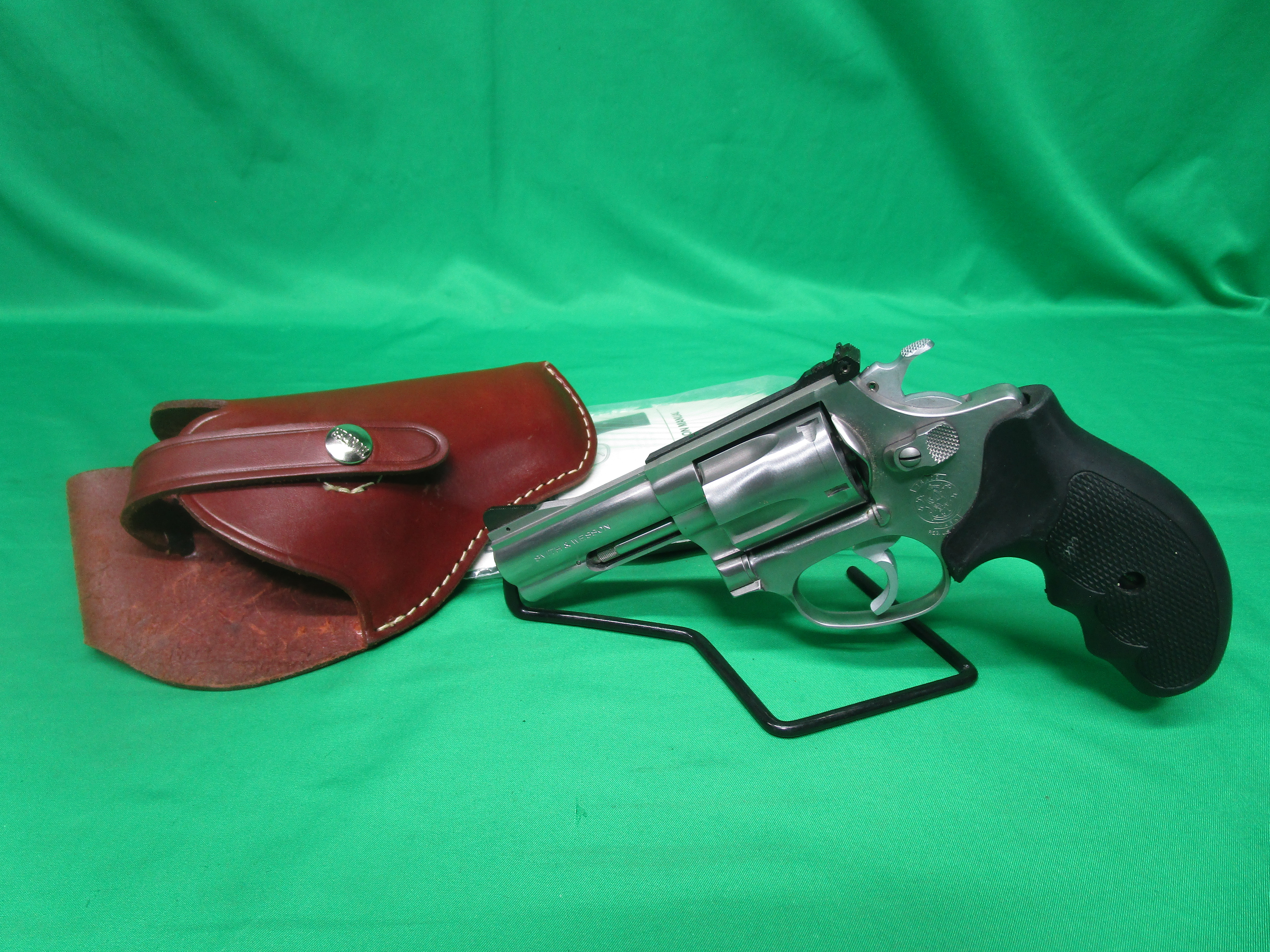 USED SMITH & WESSON 60-4 3" E/ HOLSTER BKP5290