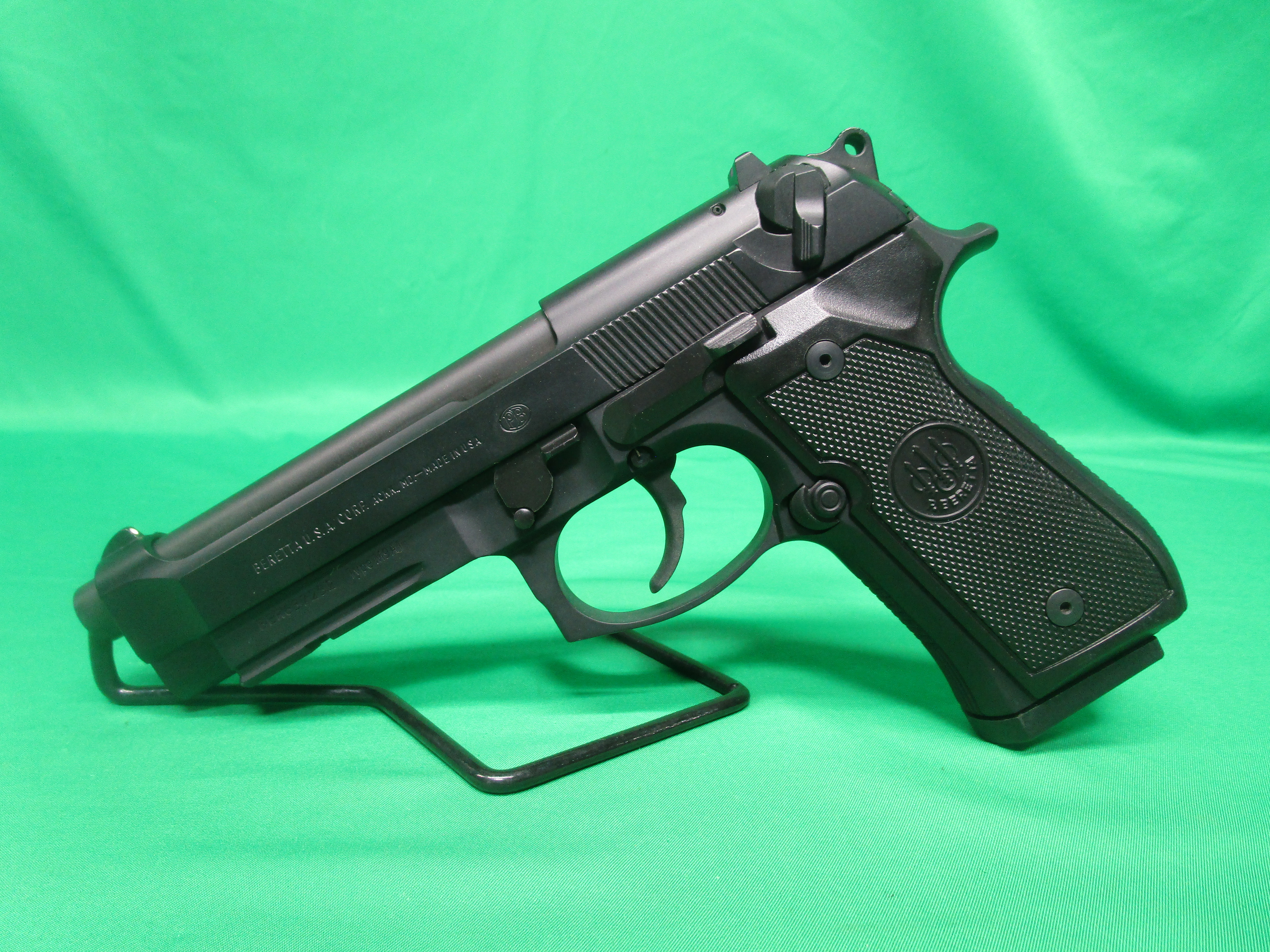 USED BERETTA 92FS 9MM 5" W/ 1 MAG BER637252