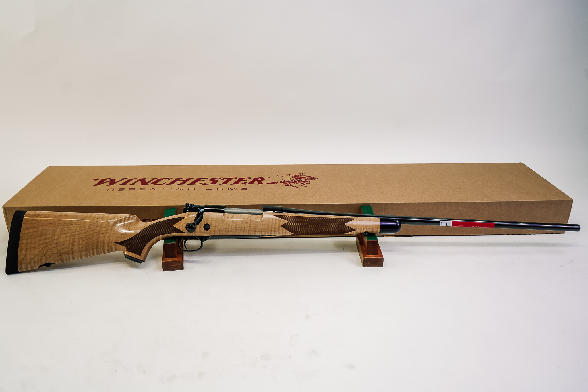 WINCHESTER MODEL 70 SUPER GRADE MAPLE .264 WIN MAG BLUED (WI535218229)