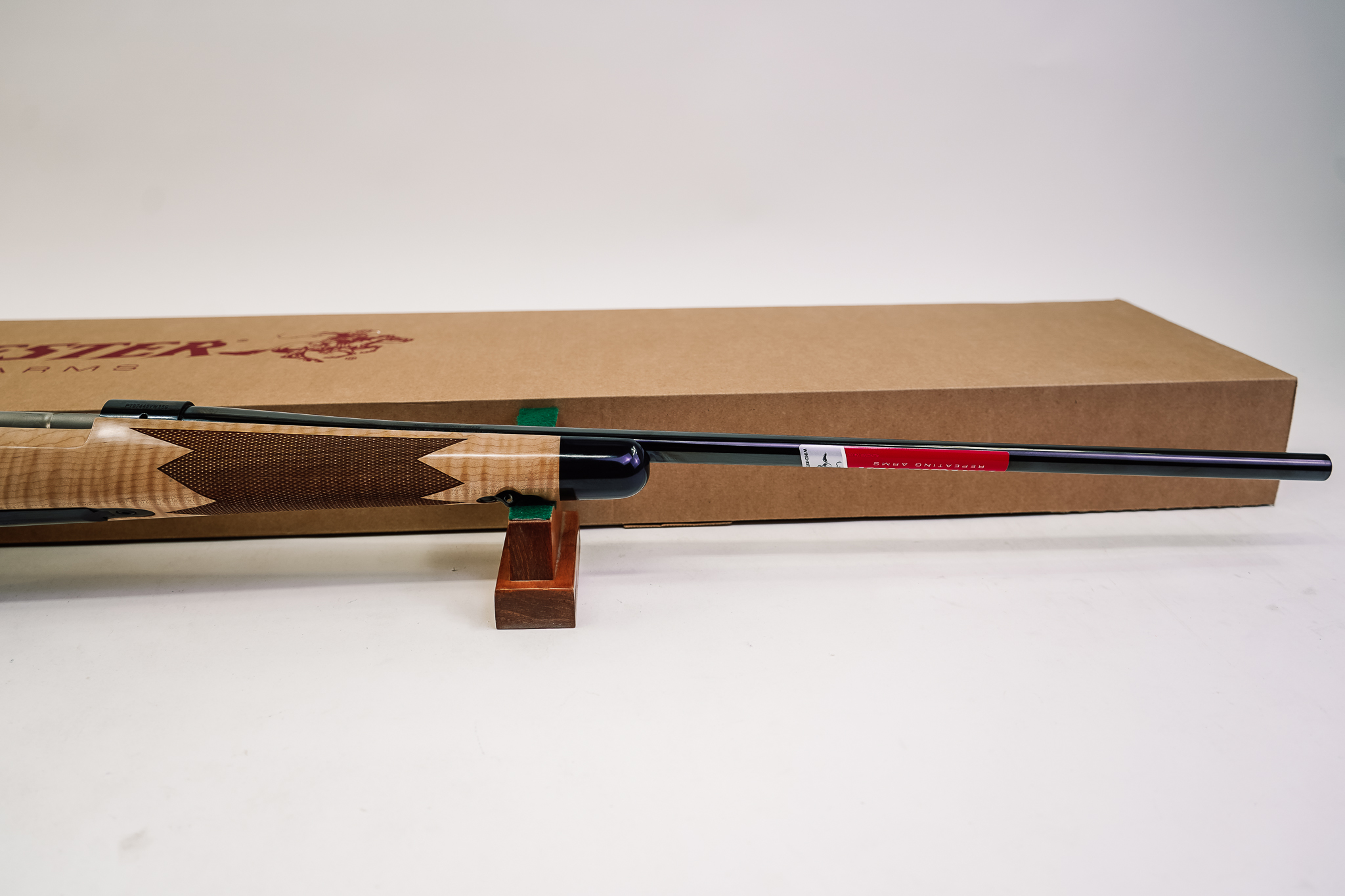 WINCHESTER MODEL 70 SUPER GRADE MAPLE .264 WIN MAG BLUED (WI535218229)