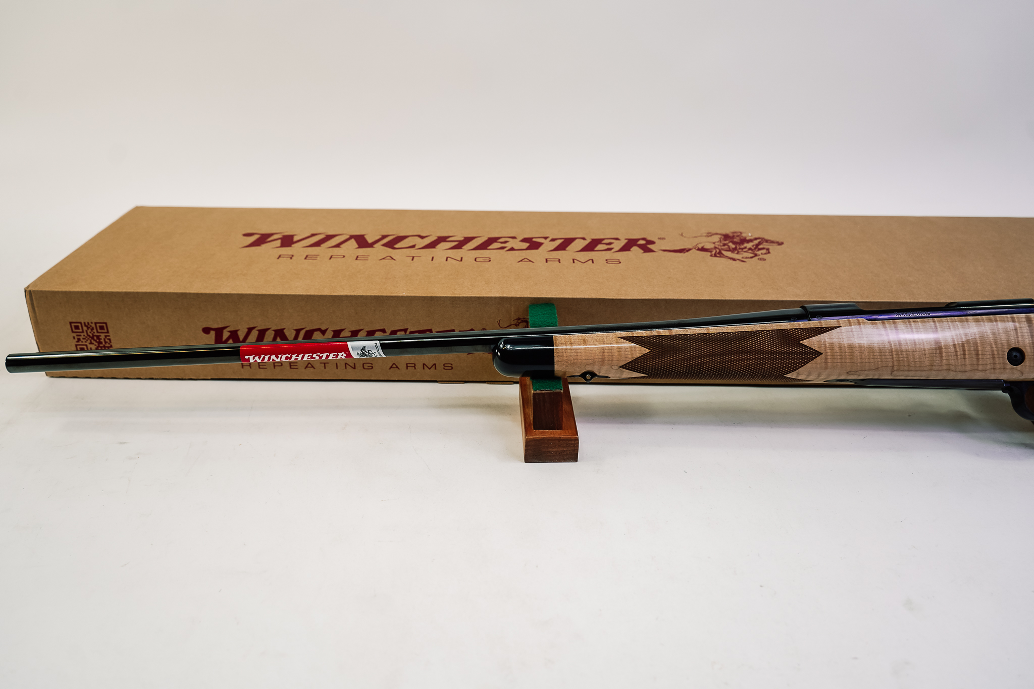 WINCHESTER MODEL 70 SUPER GRADE MAPLE .264 WIN MAG BLUED (WI535218229)