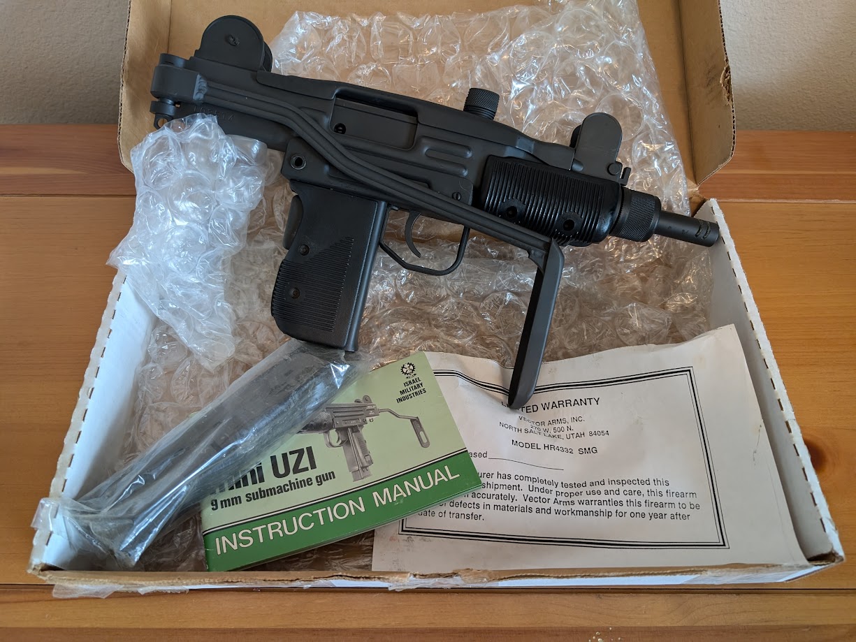 NEW IN BOX Group/Vector Mini Uzi Transferable Machine Gun