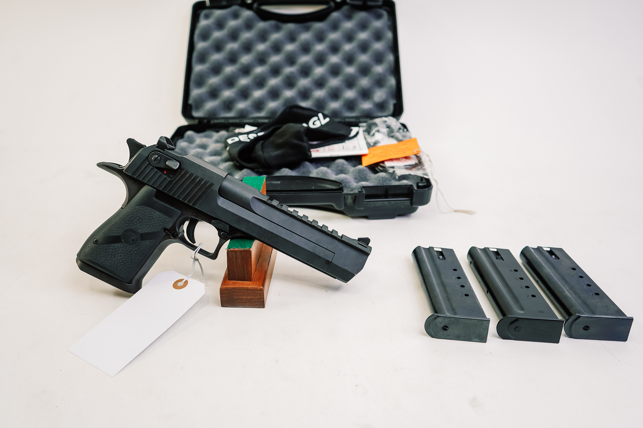 USED MAGNUM RESEARCH DESERT EAGLE 50AE
