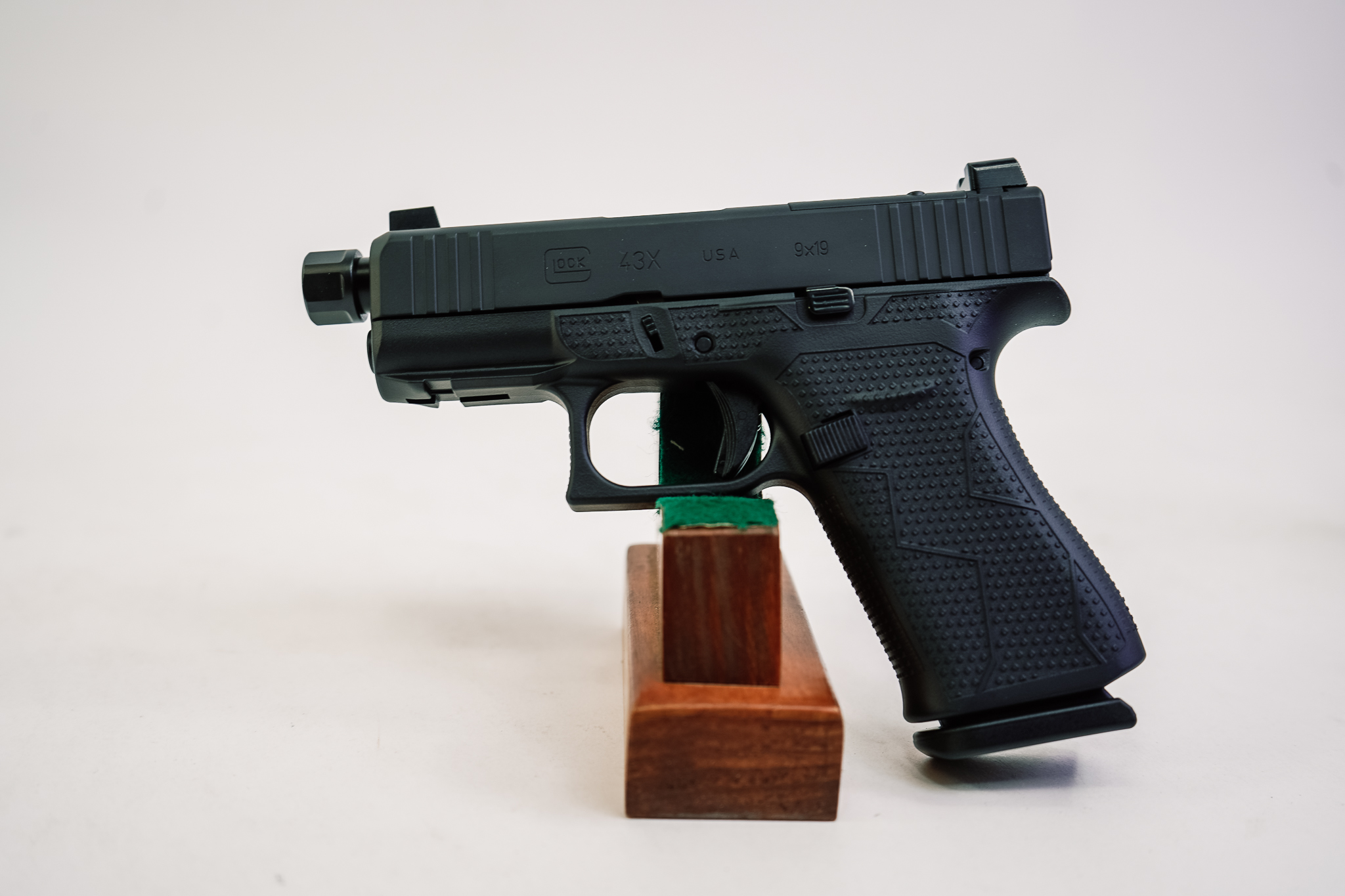 GLOCK 43X 9MM BLACKOUT W/ THREADED BARREL