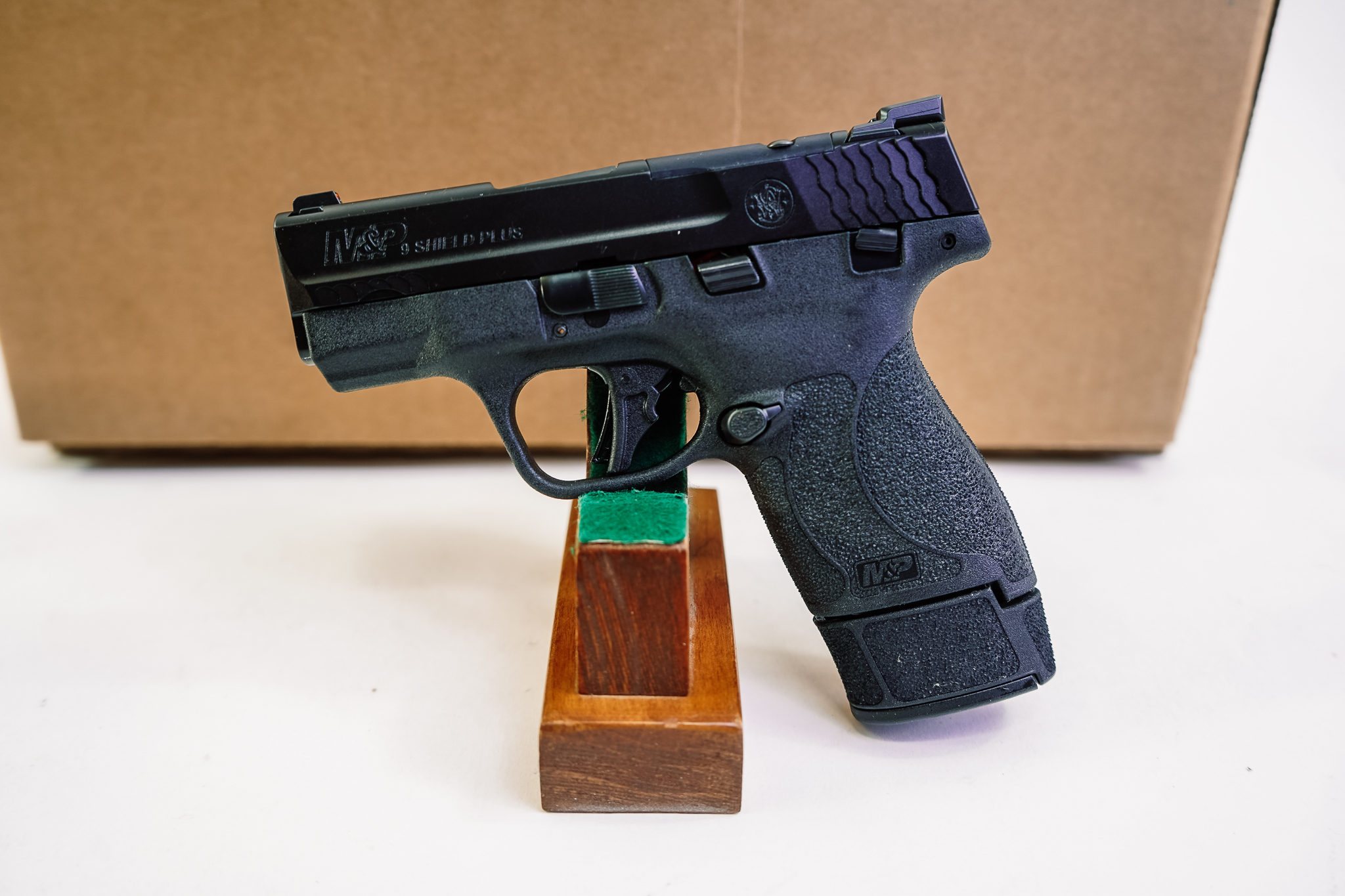Smith & Wesson S&W SHIELD PLUS Pistol Package 5-MAGS 9MM 15RD Optics Ready