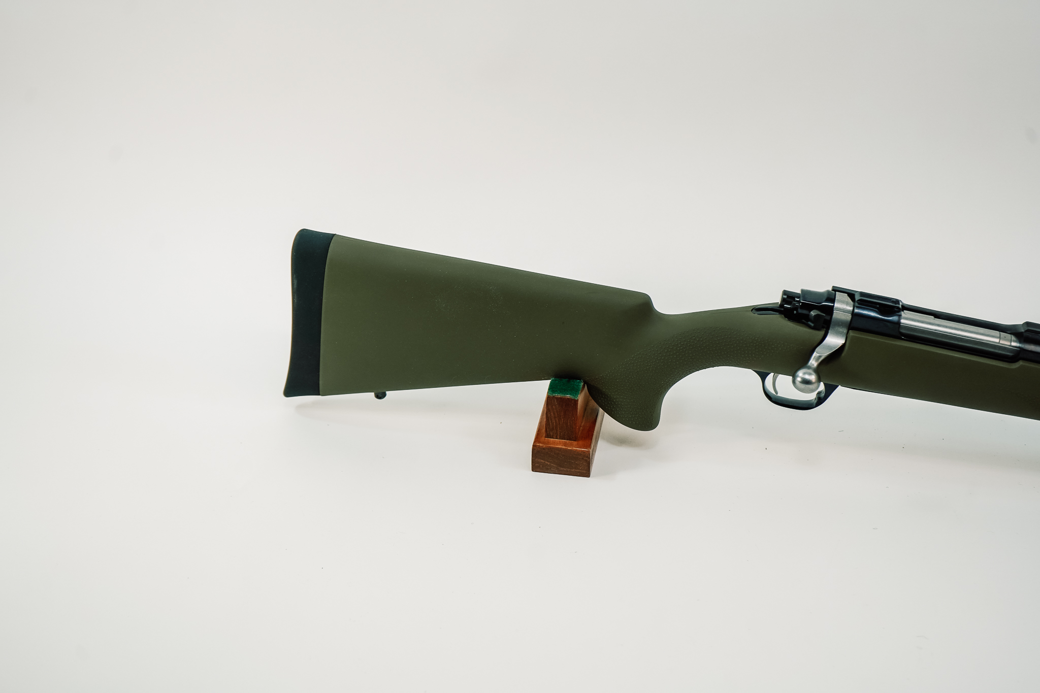 RUGER M77 HAWKEYE 257ROB W/ HOGUE ODG STOCK