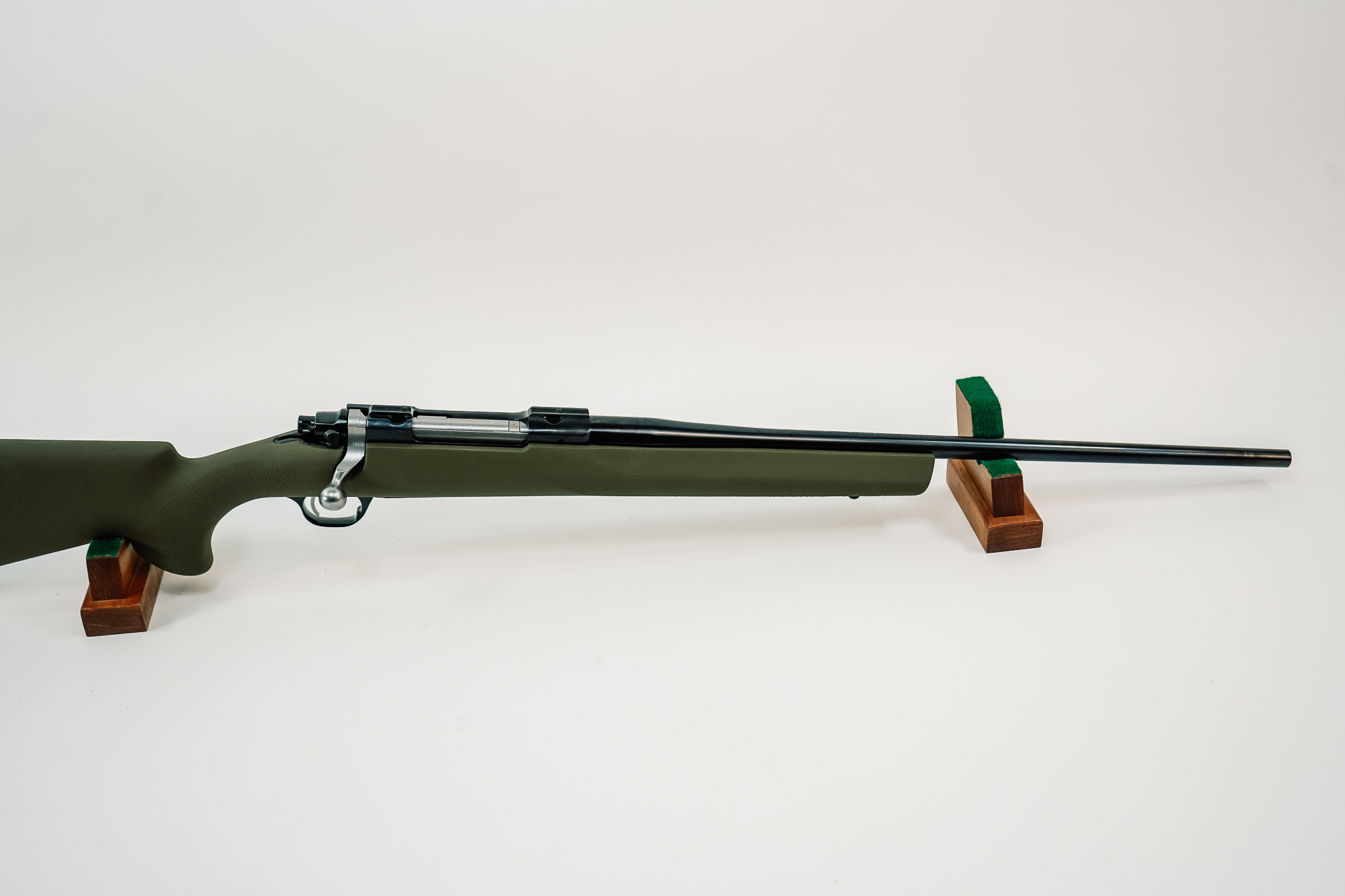 RUGER M77 HAWKEYE 257ROB W/ HOGUE ODG STOCK