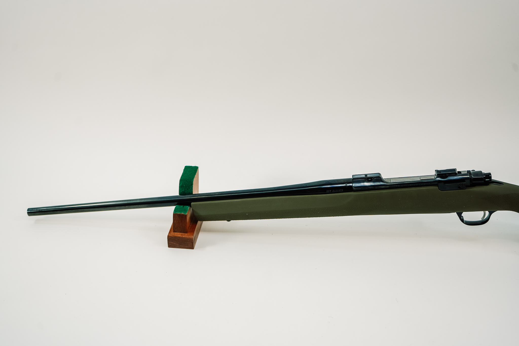 RUGER M77 HAWKEYE 257ROB W/ HOGUE ODG STOCK