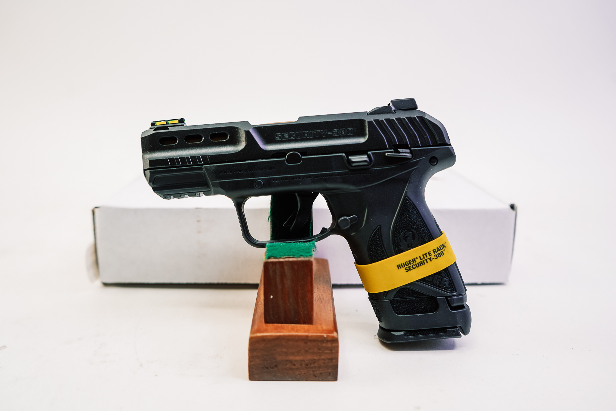 Ruger Security-380 380 ACP BLK/GLD 3856 15+1, 3.42"