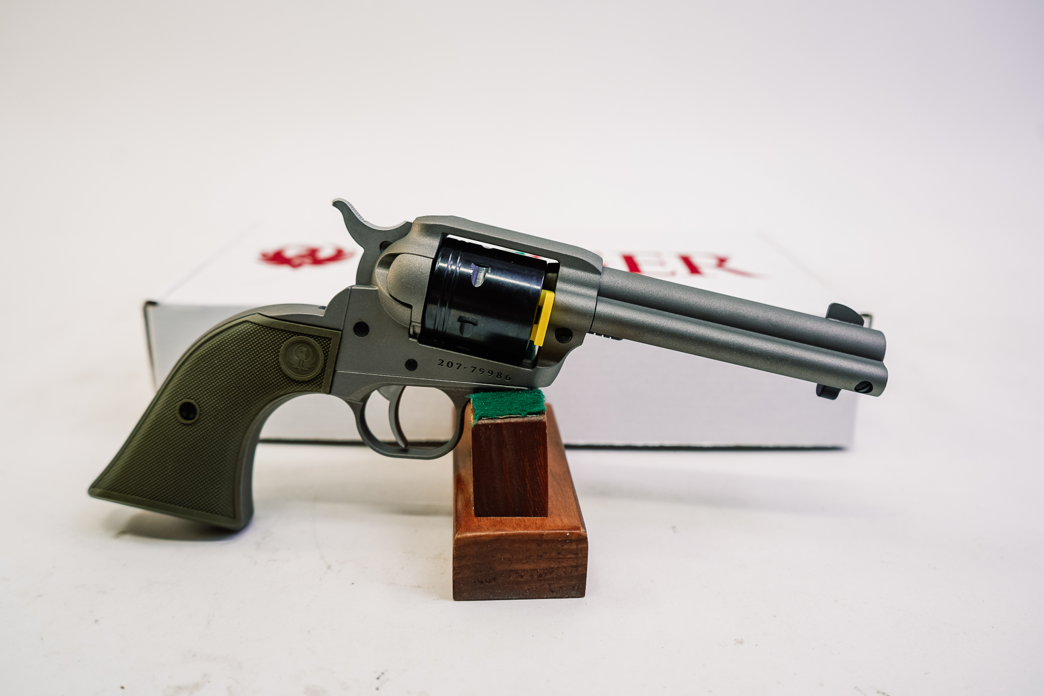 Ruger Wrangler 22 LR 2070|SILVER CERAKOTE|6 SHOT 4-5/8"