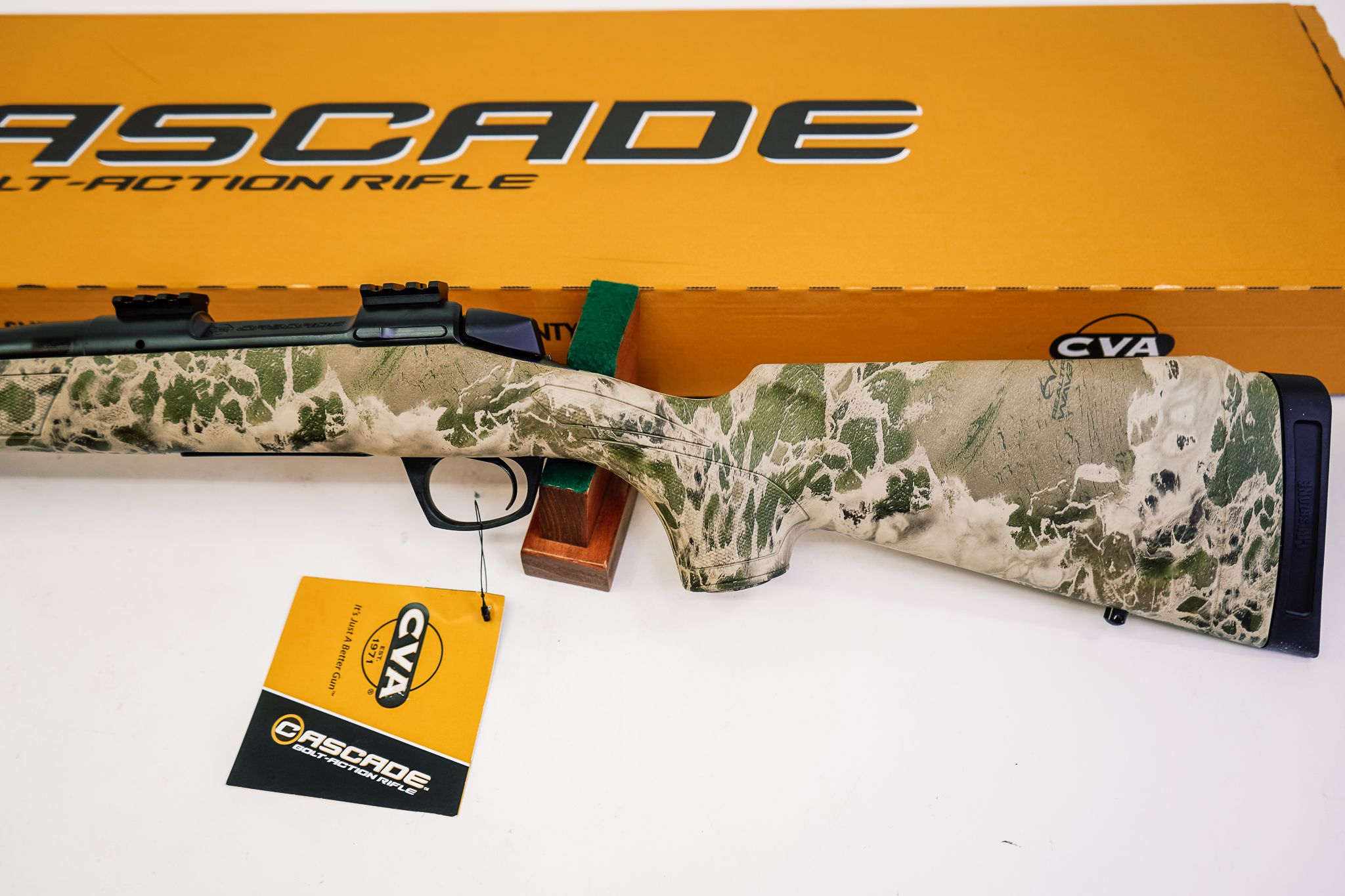 CVA CR3987 Cascade XT Full Size 350 Legend 4+1 22" Graphite Black Cerakote
