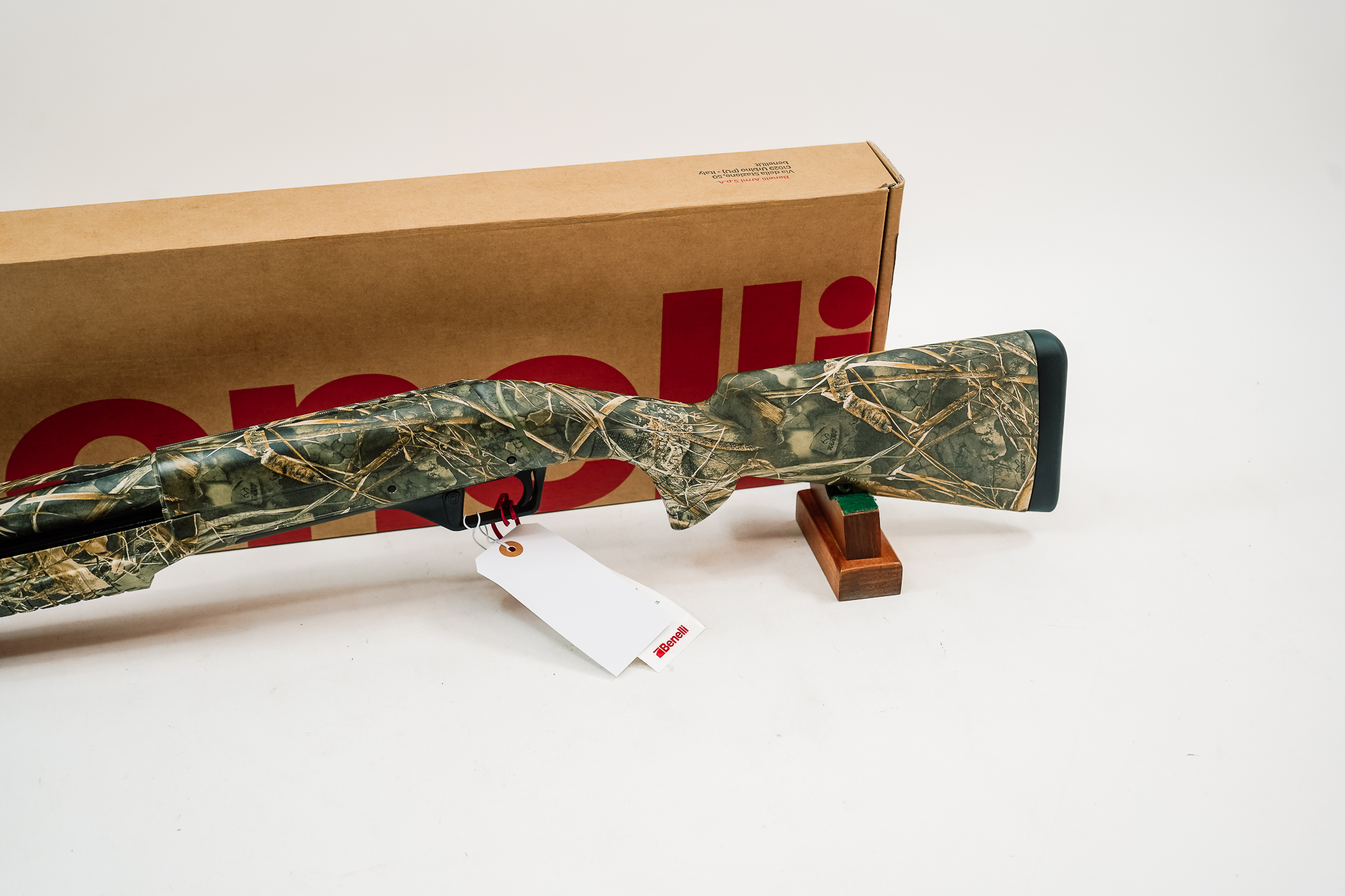 BENELLI NOVA 3 REALTREE MAX-7 12GA 3", 28" BARREL
