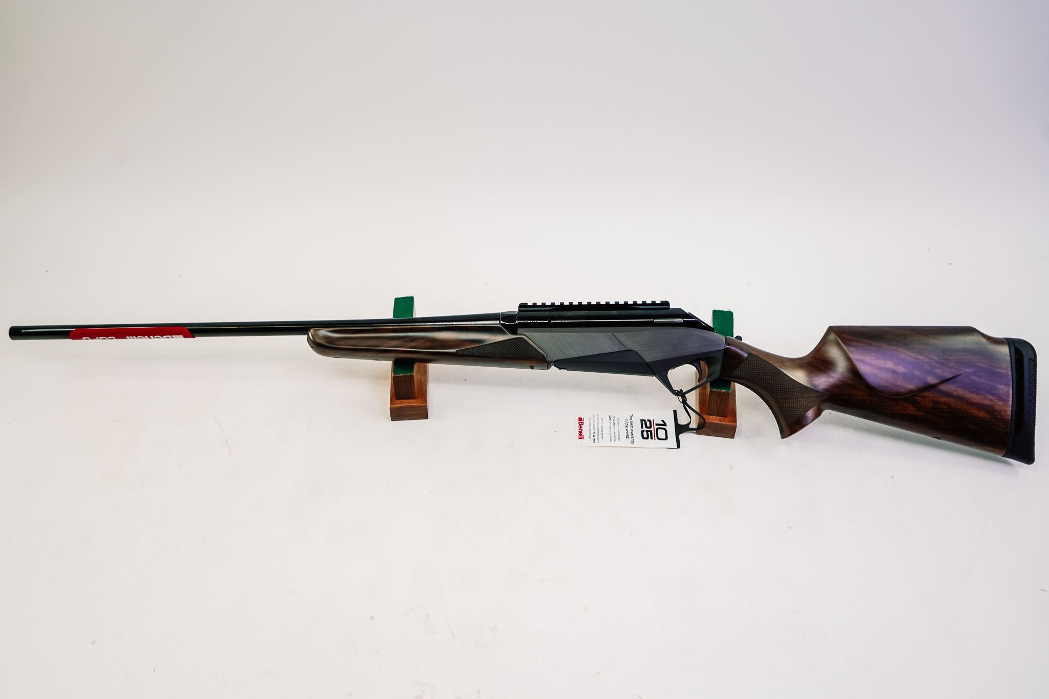 BENELLI BE.S.T. LUPO WALNUT BOLT ACTION 300 WIN MAG 24"