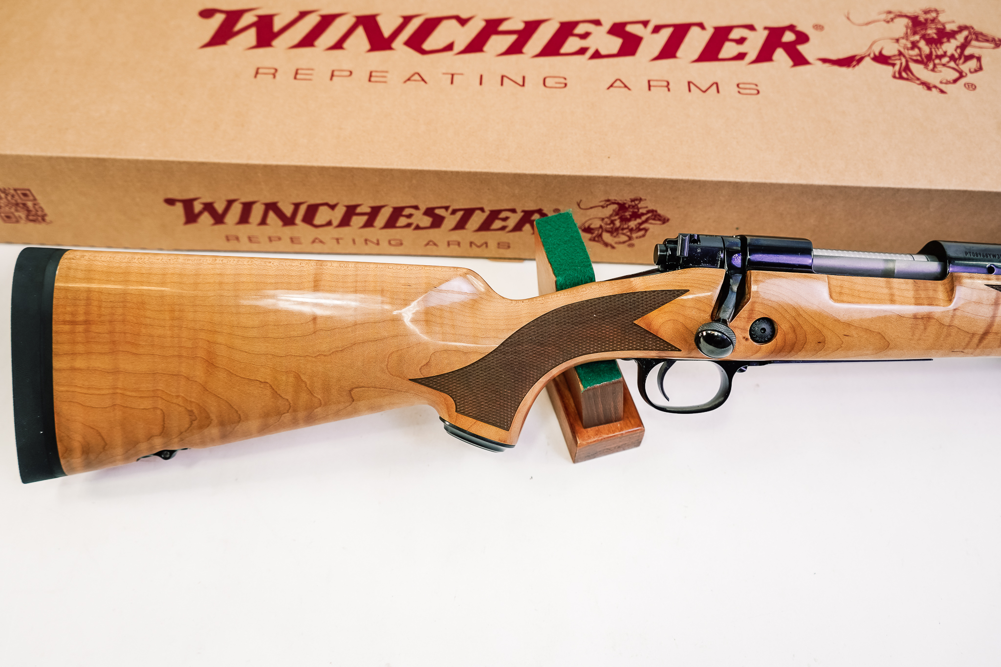 WINCHESTER MODEL 70 SUPER GRADE MAPLE 6.5CM