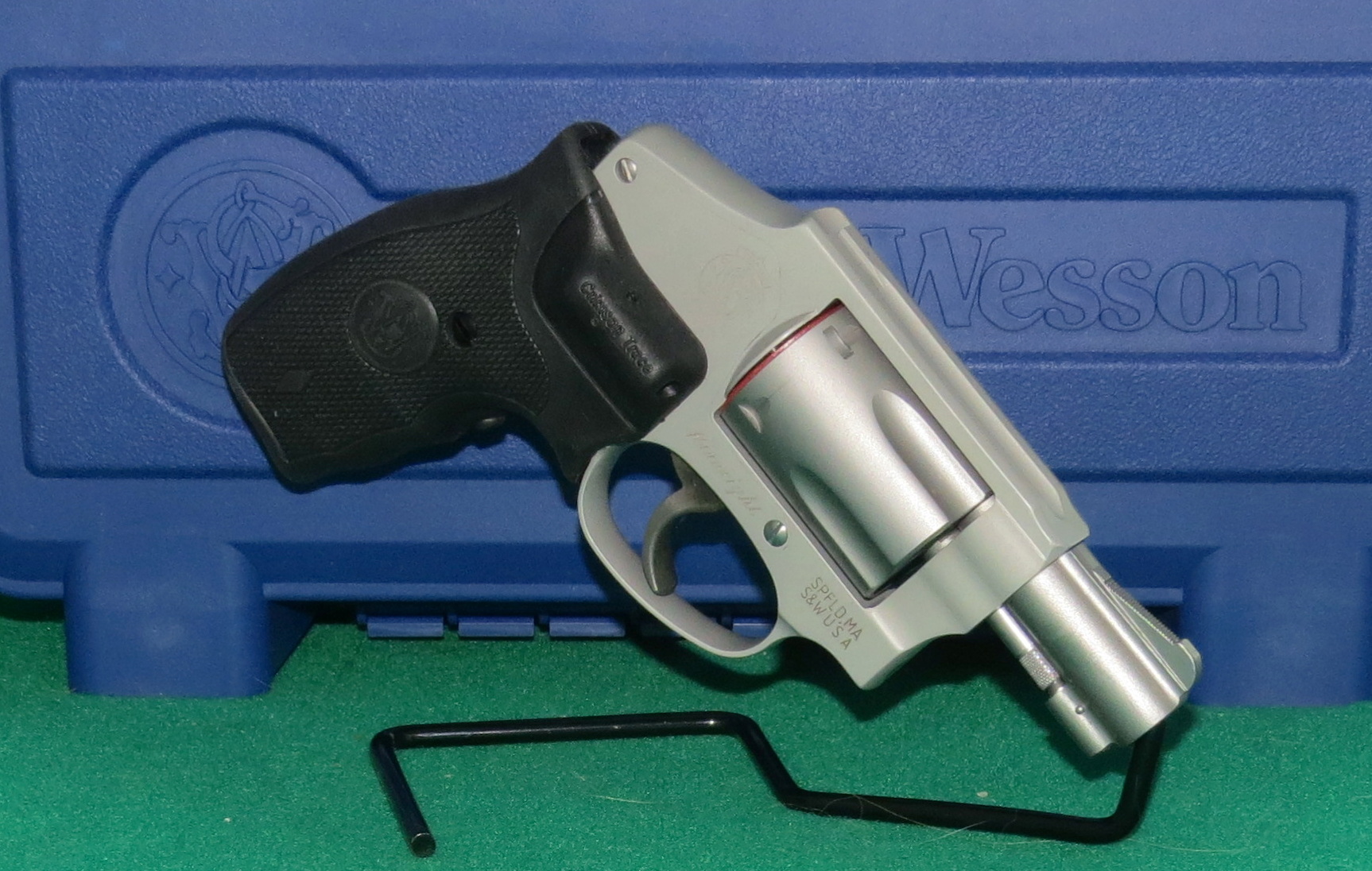 S&W 642 J-Frame w / CT laser #10808