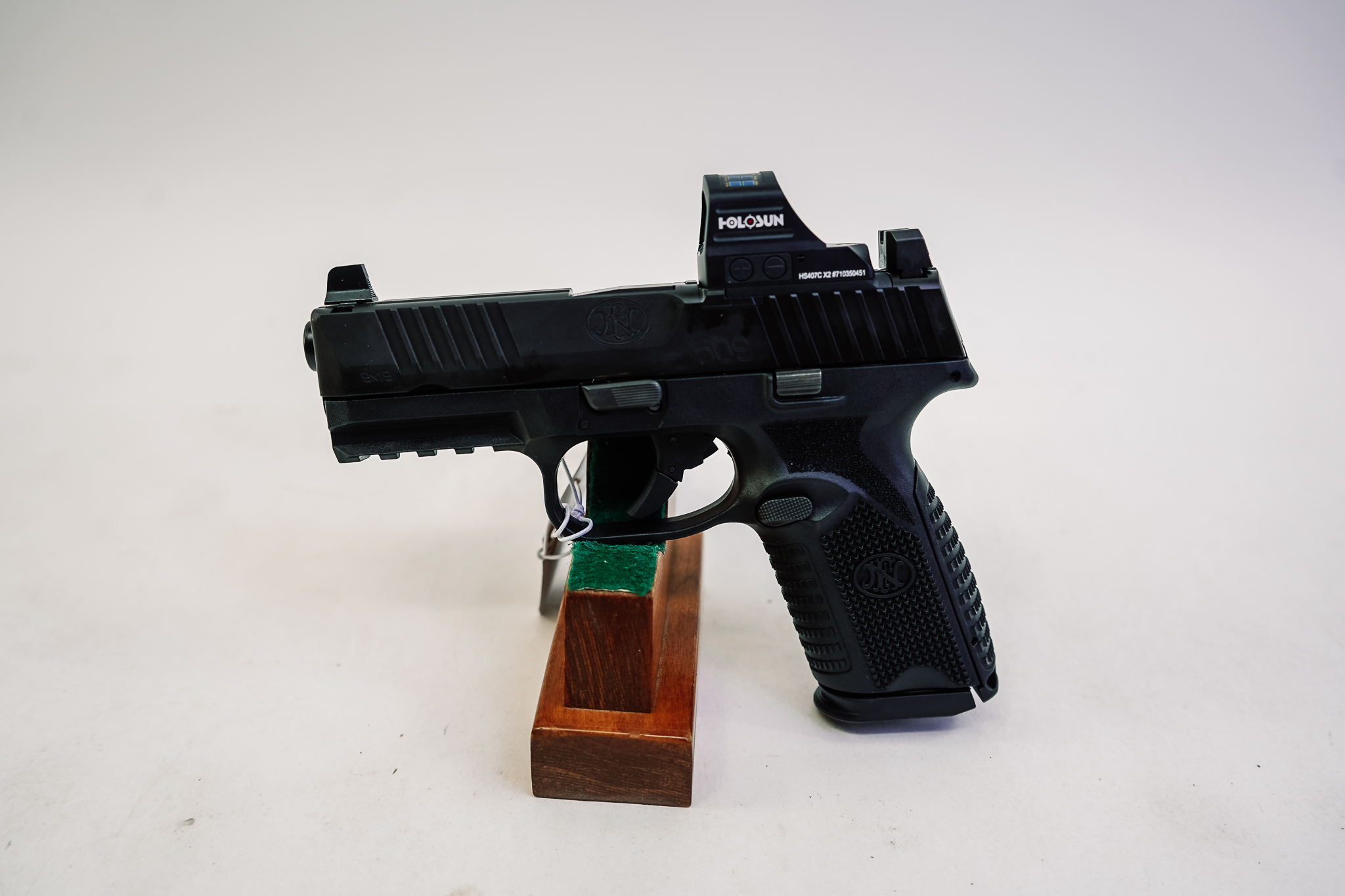 FN 66101930 509M MRD w/Optic Mid-Size 9mm Luger 17+1/24+1 4"