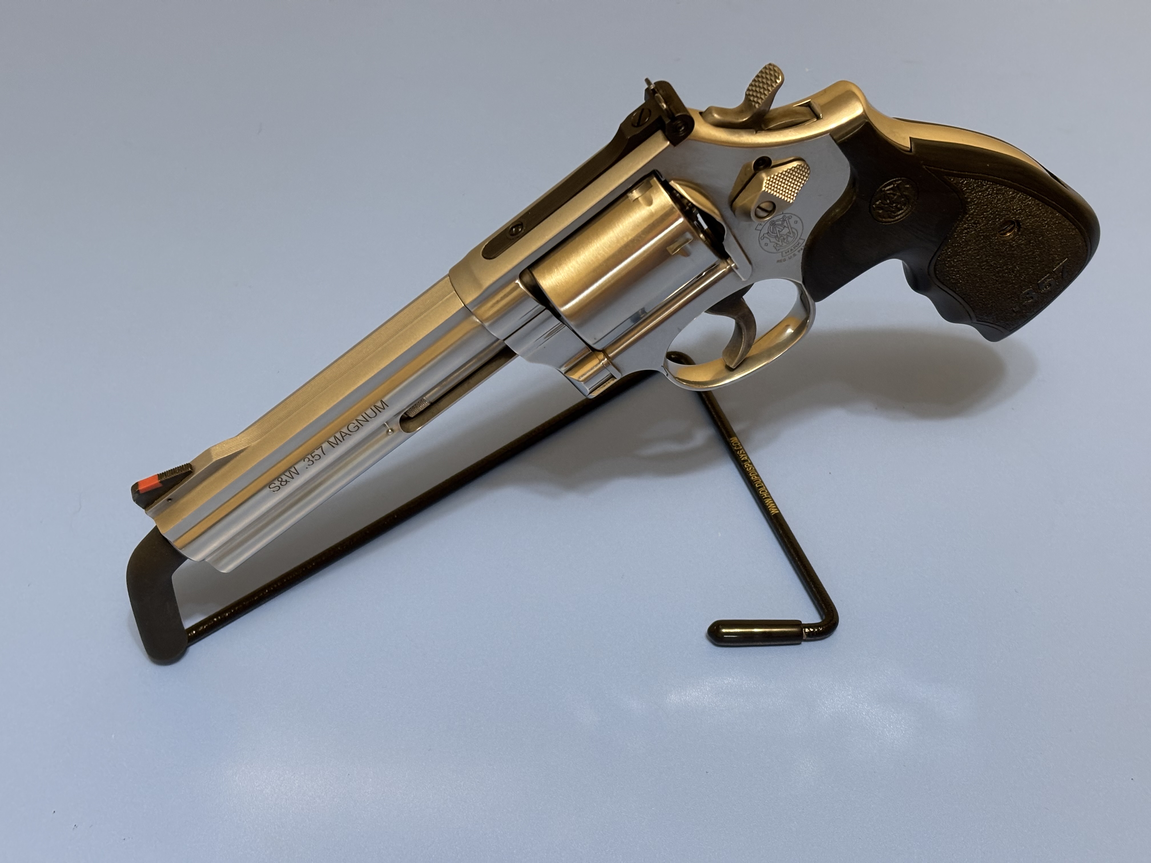 Smith & Wesson 686 Plus .357MAG 7-Shot 5" SS Revolver One Owner Like New