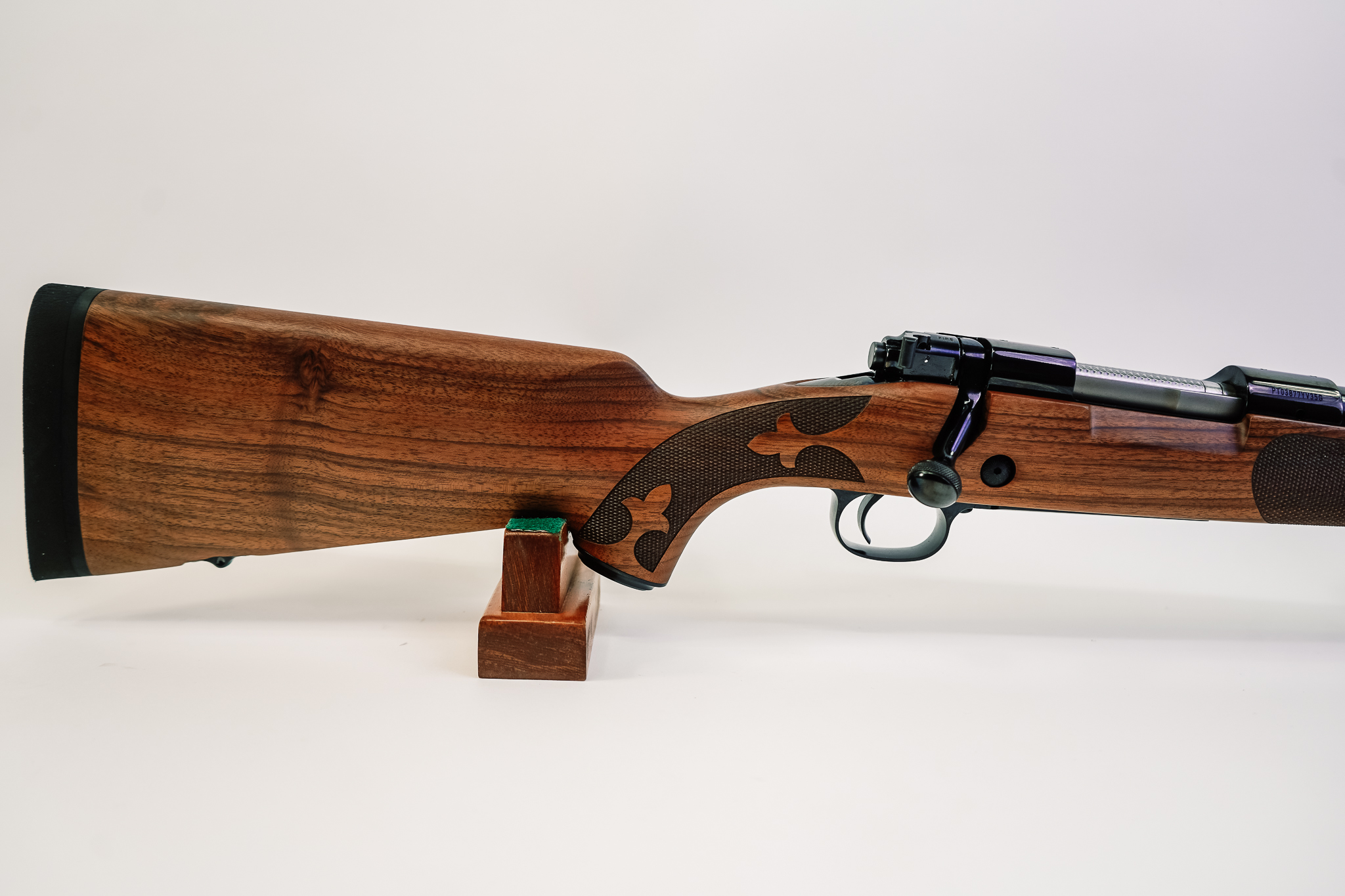 Model 70 Super Grade - 243 Win - 22" Barrel - Grade III French Walnut - 5+1