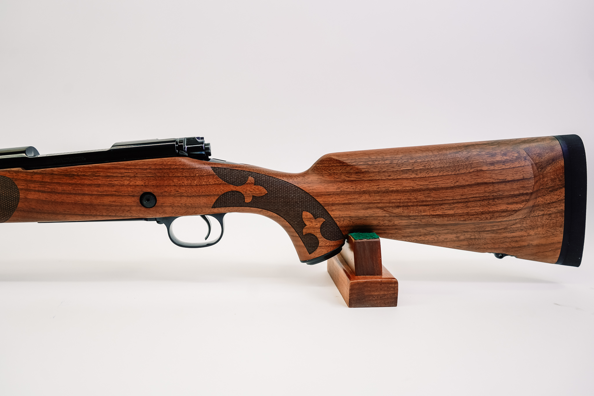Model 70 Super Grade - 243 Win - 22" Barrel - Grade III French Walnut - 5+1