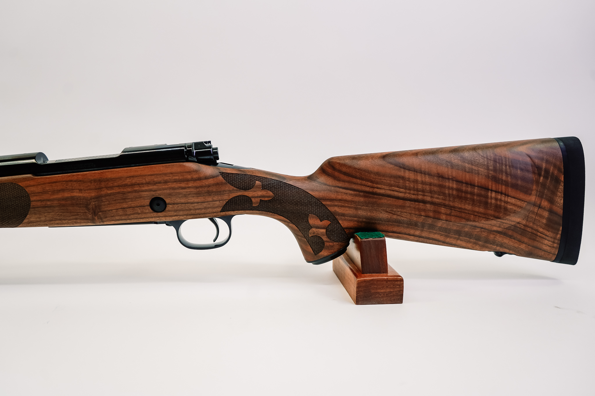 Model 70 Super Grade - 243 Win - 22" Barrel - Grade III French Walnut - 5+1