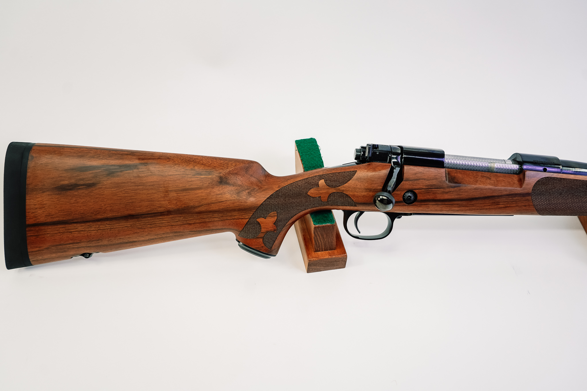 Winchester 535239228 Model 70 Super Grade Full Size 30-06 AAA French Walnut
