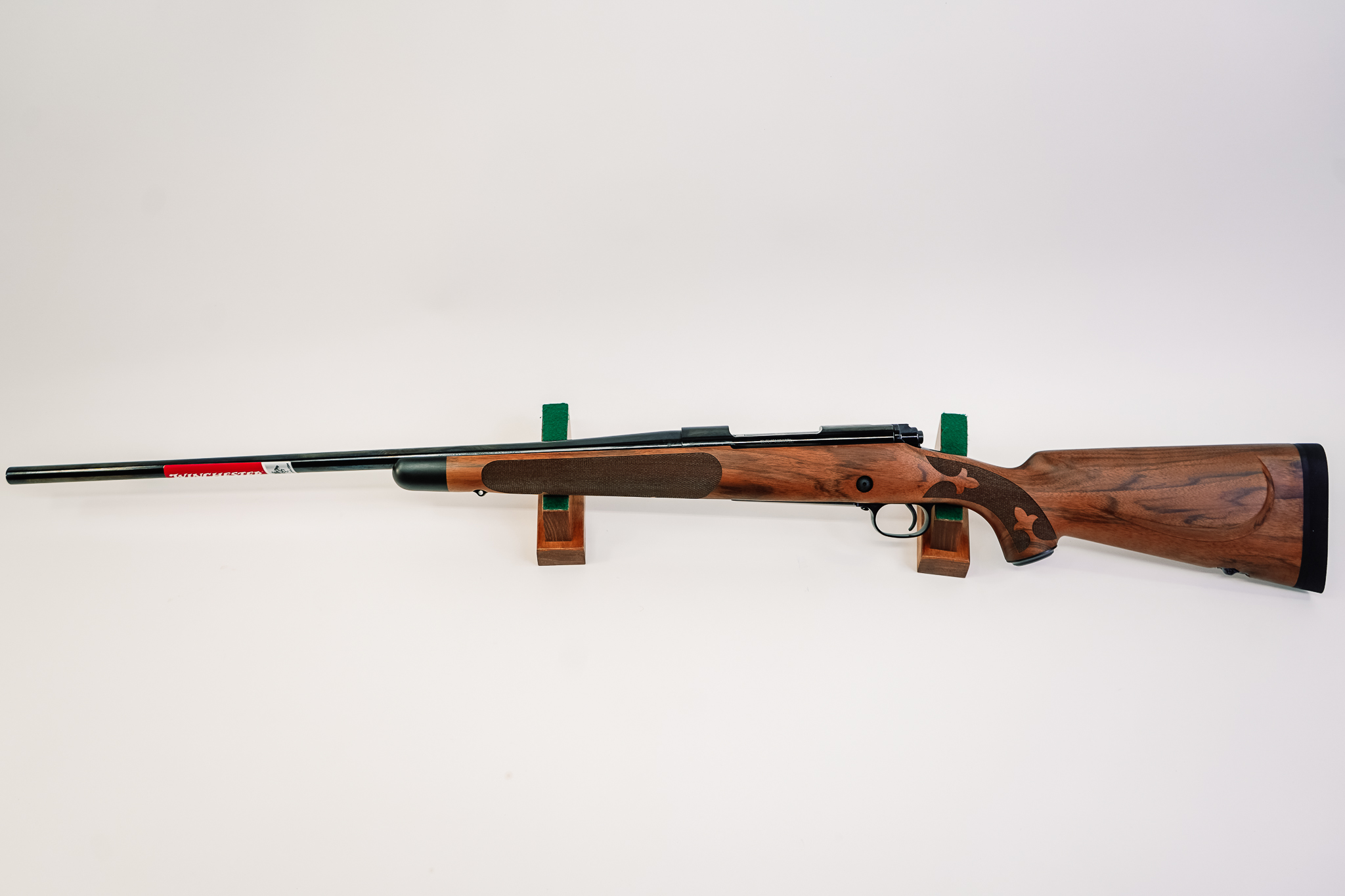 Winchester 535239228 Model 70 Super Grade Full Size 30-06 AAA French Walnut