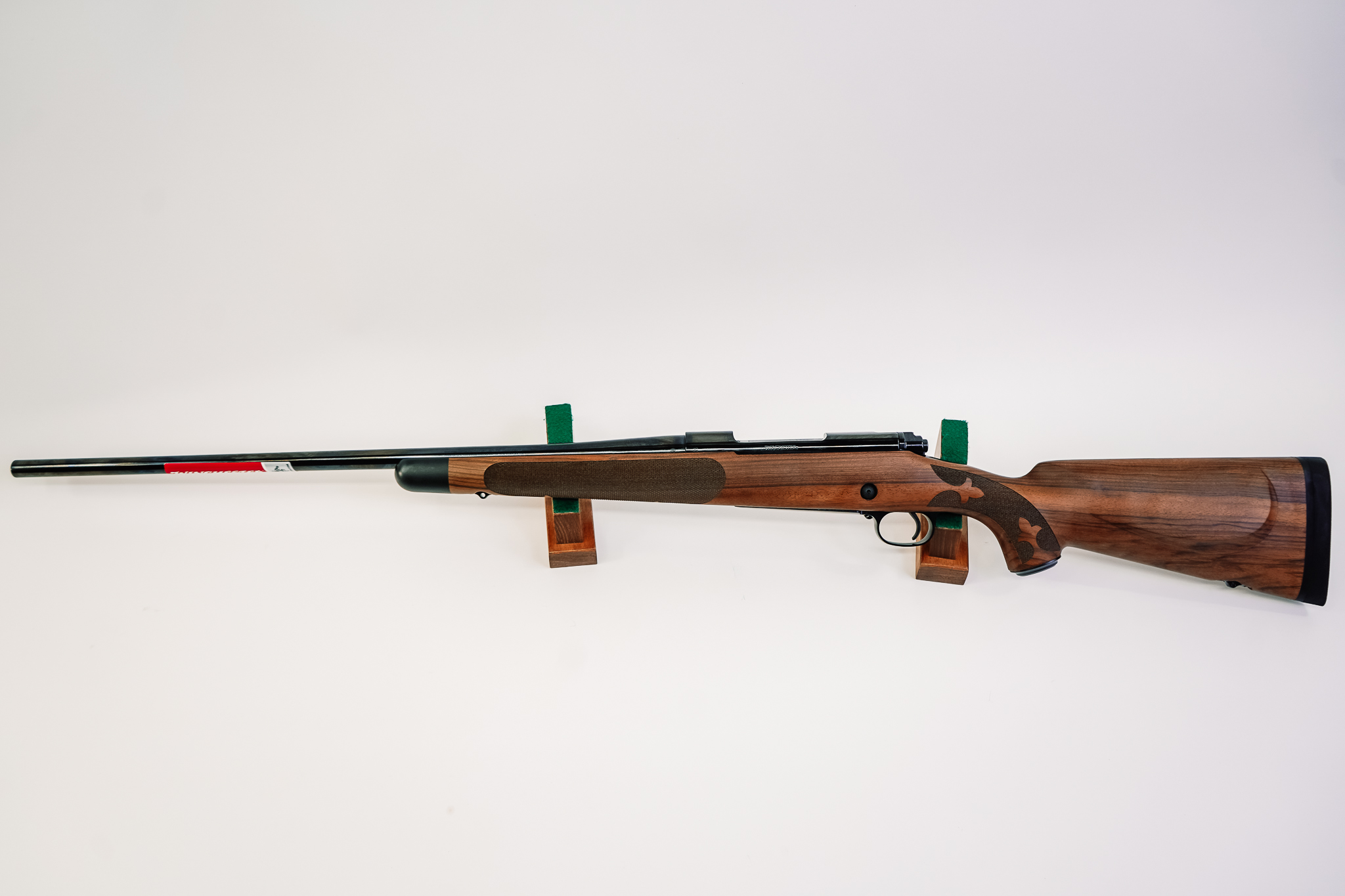 Winchester 535239228 Model 70 Super Grade Full Size 30-06 AAA French Walnut