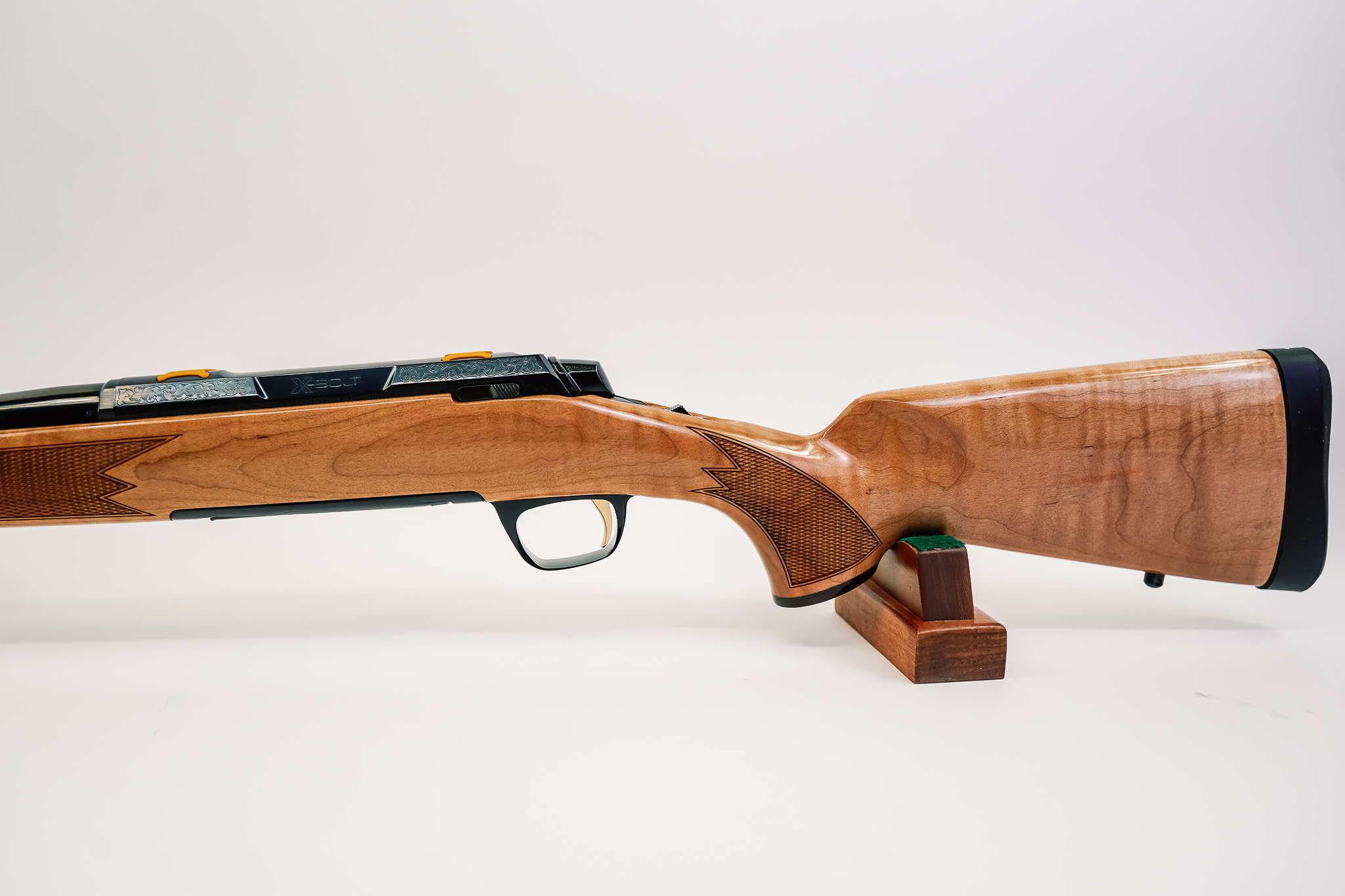 Browning 036080227 X-Bolt 2 Medallion AAAA Maple Wood 7mm Rem Mag 3+1 26"