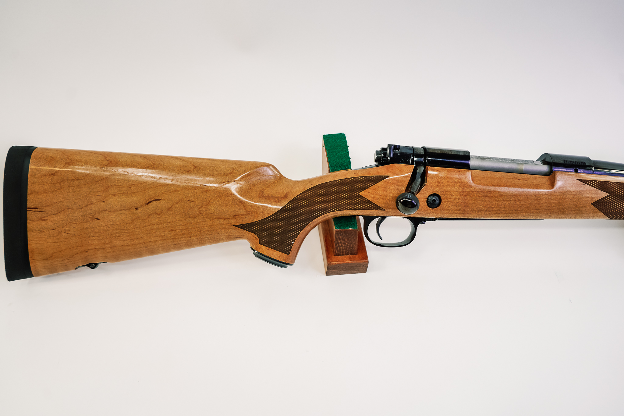 Winchester 535218233 Model 70 Super Grade AAAA Maple 300 Win Mag 3+1 26"