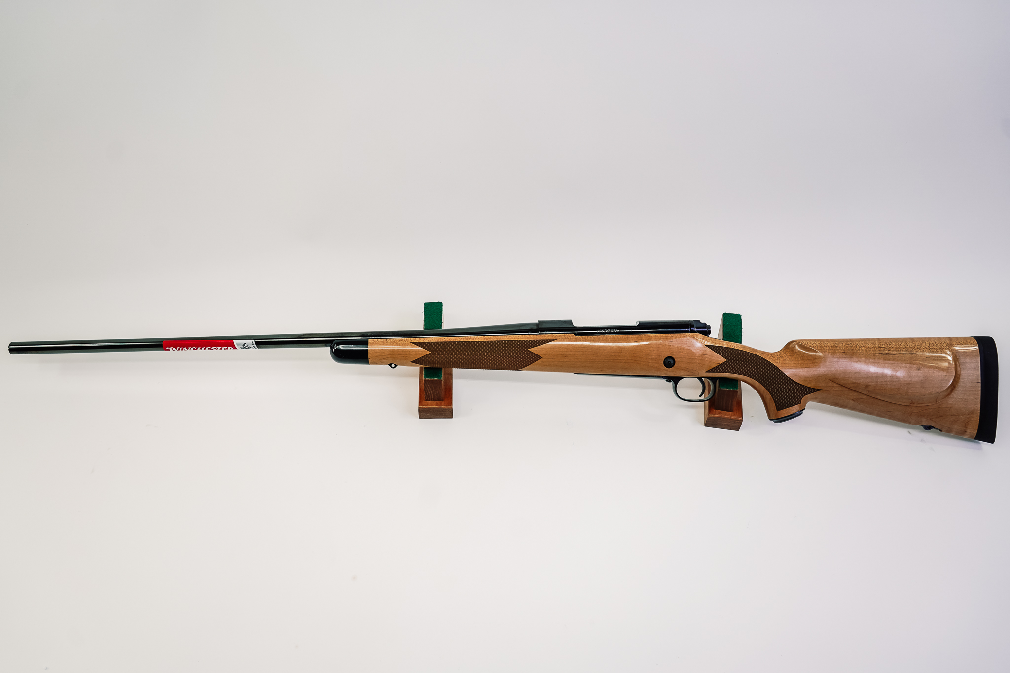 Winchester 535218233 Model 70 Super Grade AAAA Maple 300 Win Mag 3+1 26"