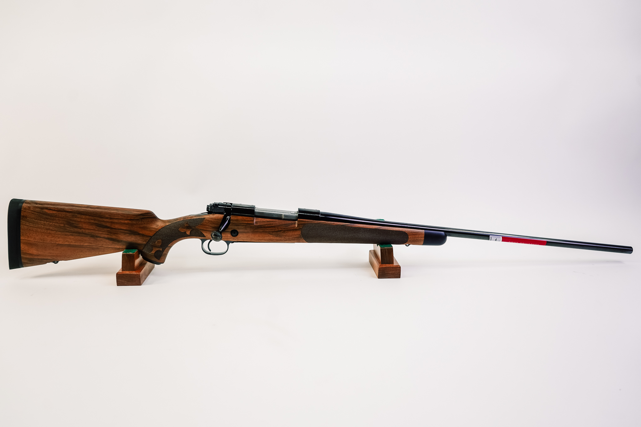 Winchester Model 70 Super Grade AAA French Walnut 7mm Rem Mag 3+1 26"