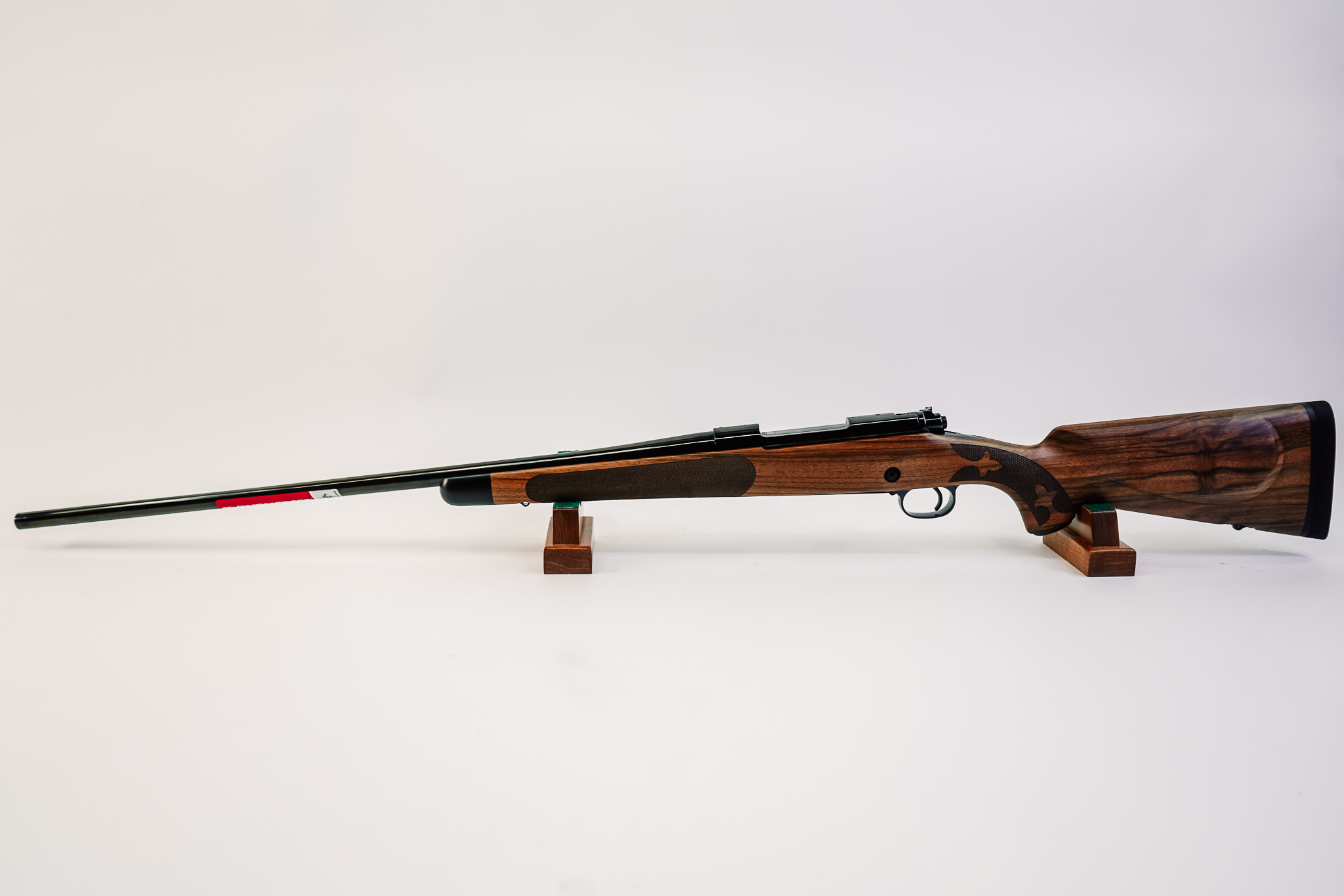 Winchester Model 70 Super Grade AAA French Walnut 7mm Rem Mag 3+1 26"