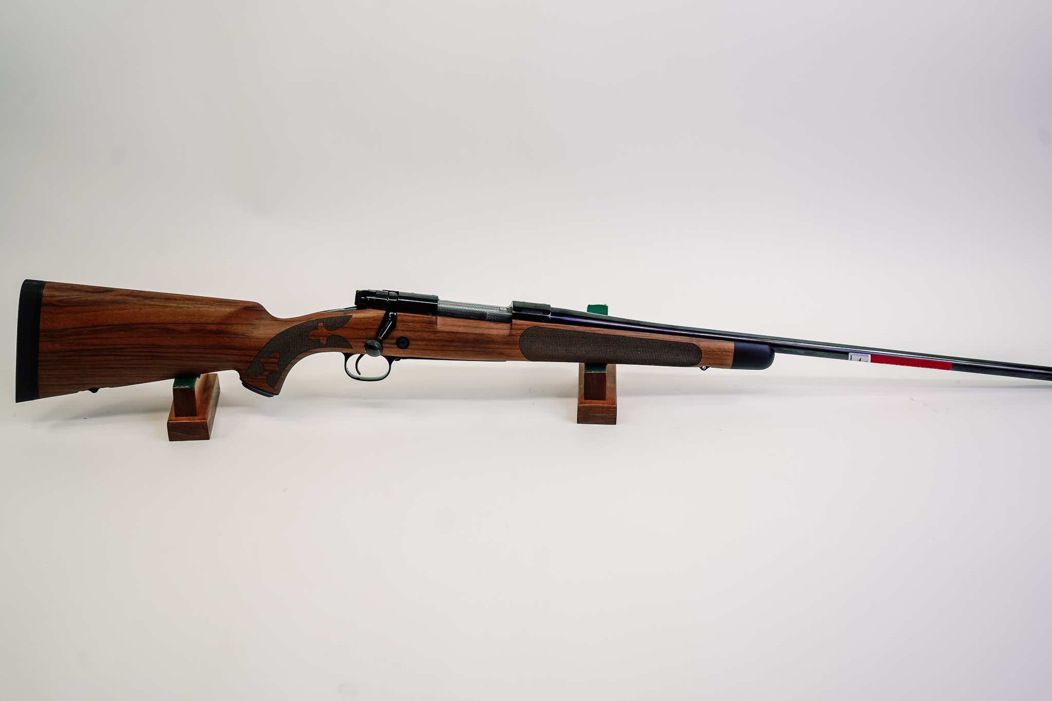 Winchester 535239228 Model 70 Super Grade Full Size 30-06 AAA French Walnut