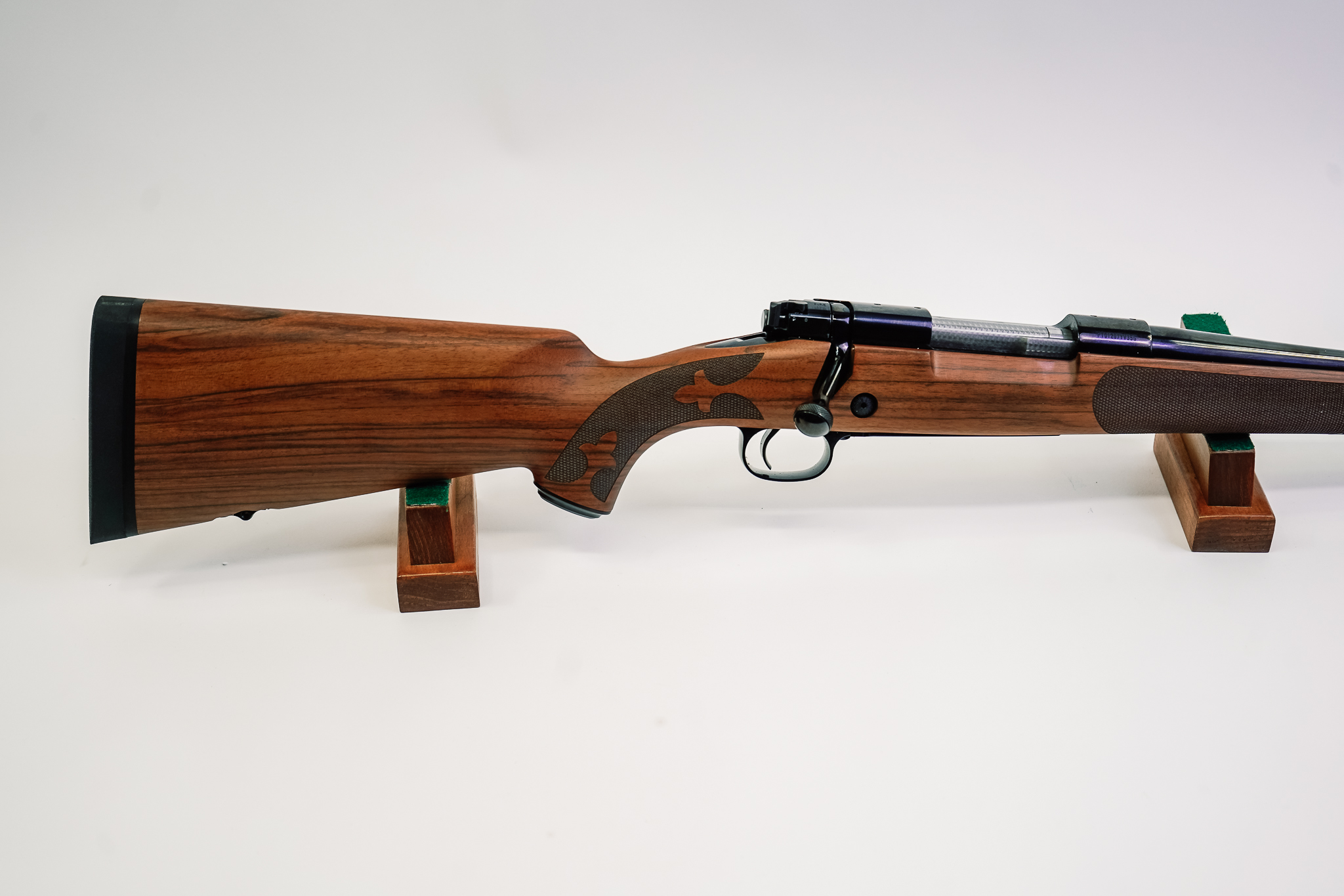 Winchester 535239228 Model 70 Super Grade Full Size 30-06 AAA French Walnut
